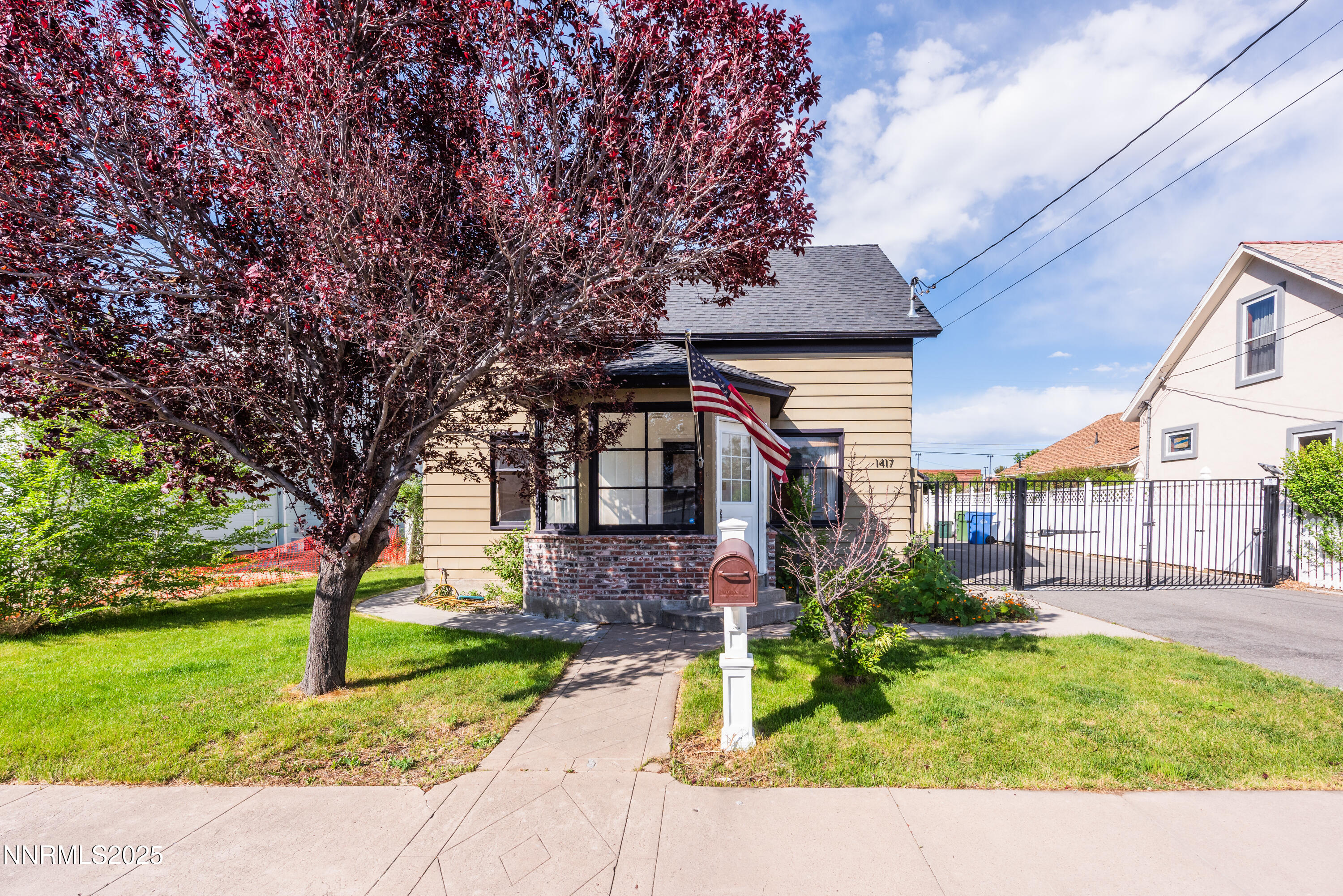 1417 Douglas Avenue