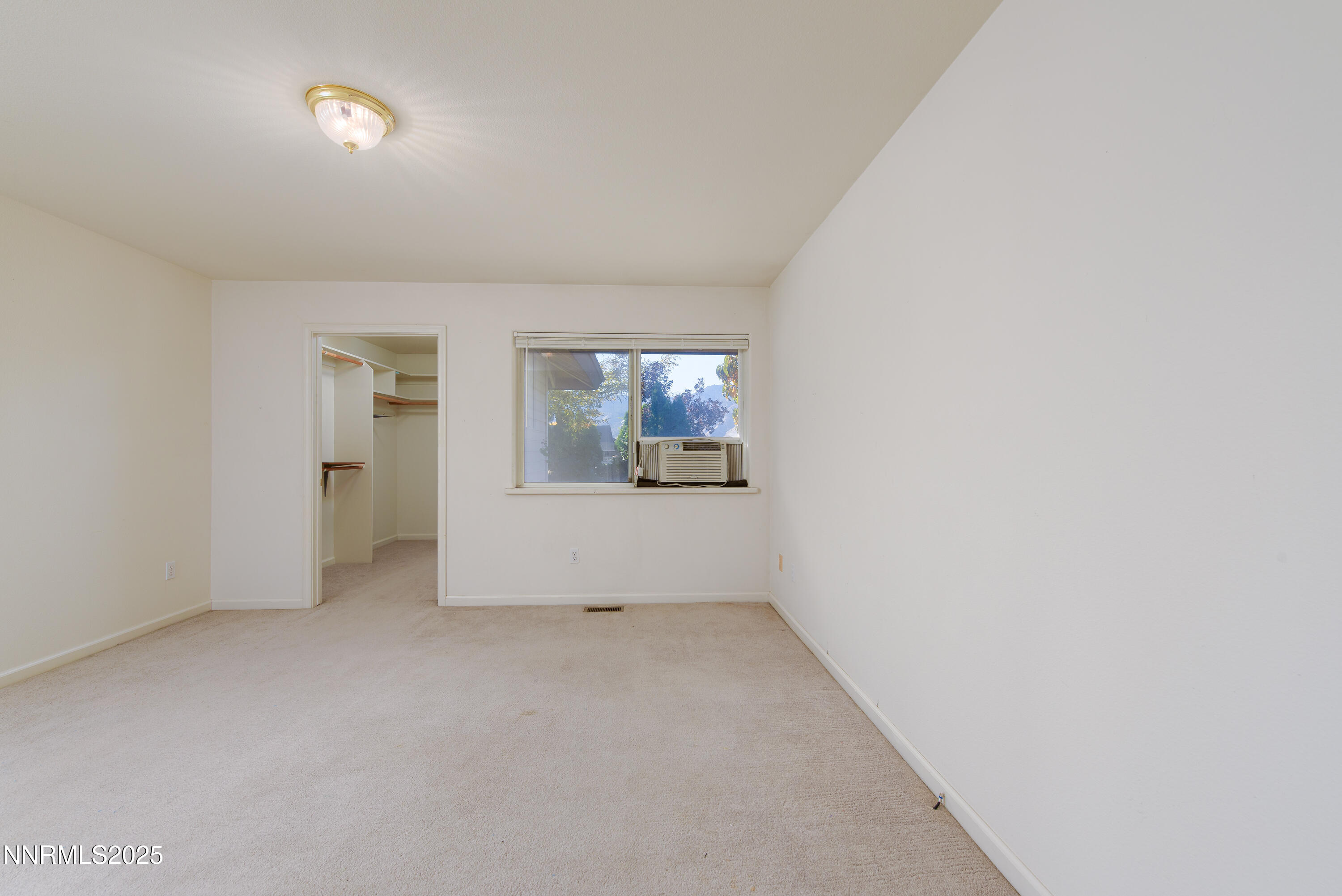 1760 Mahogany Circle