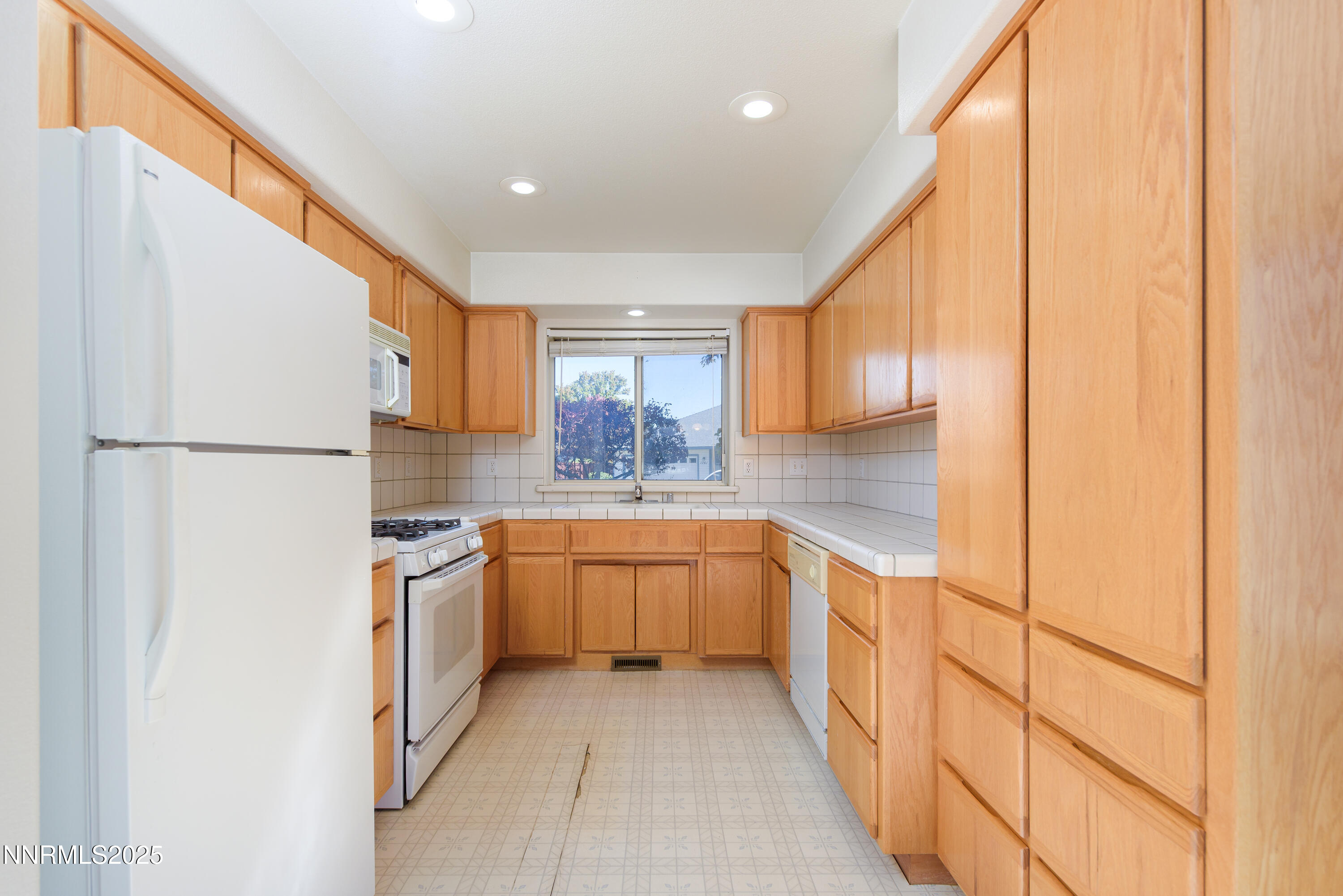 1760 Mahogany Circle