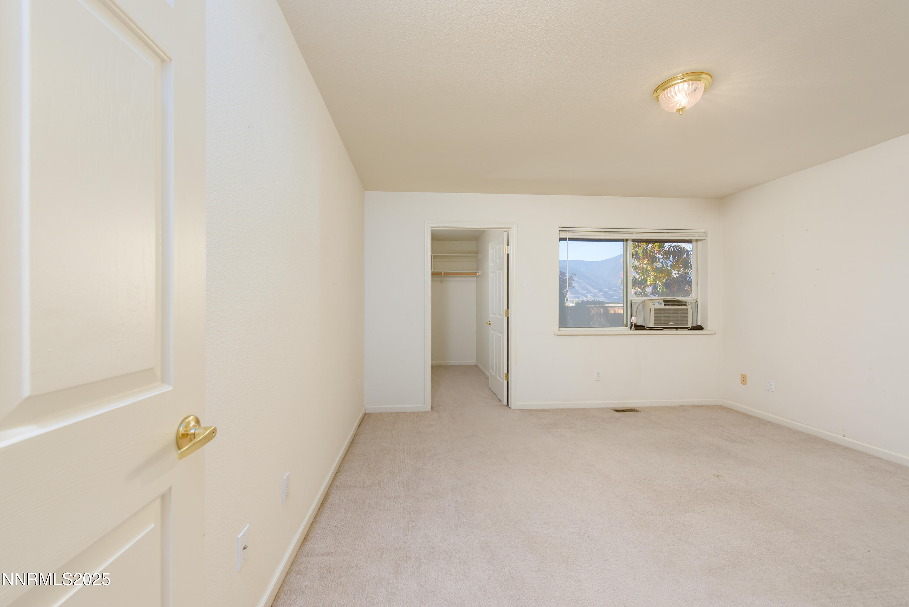 1760 Mahogany Circle