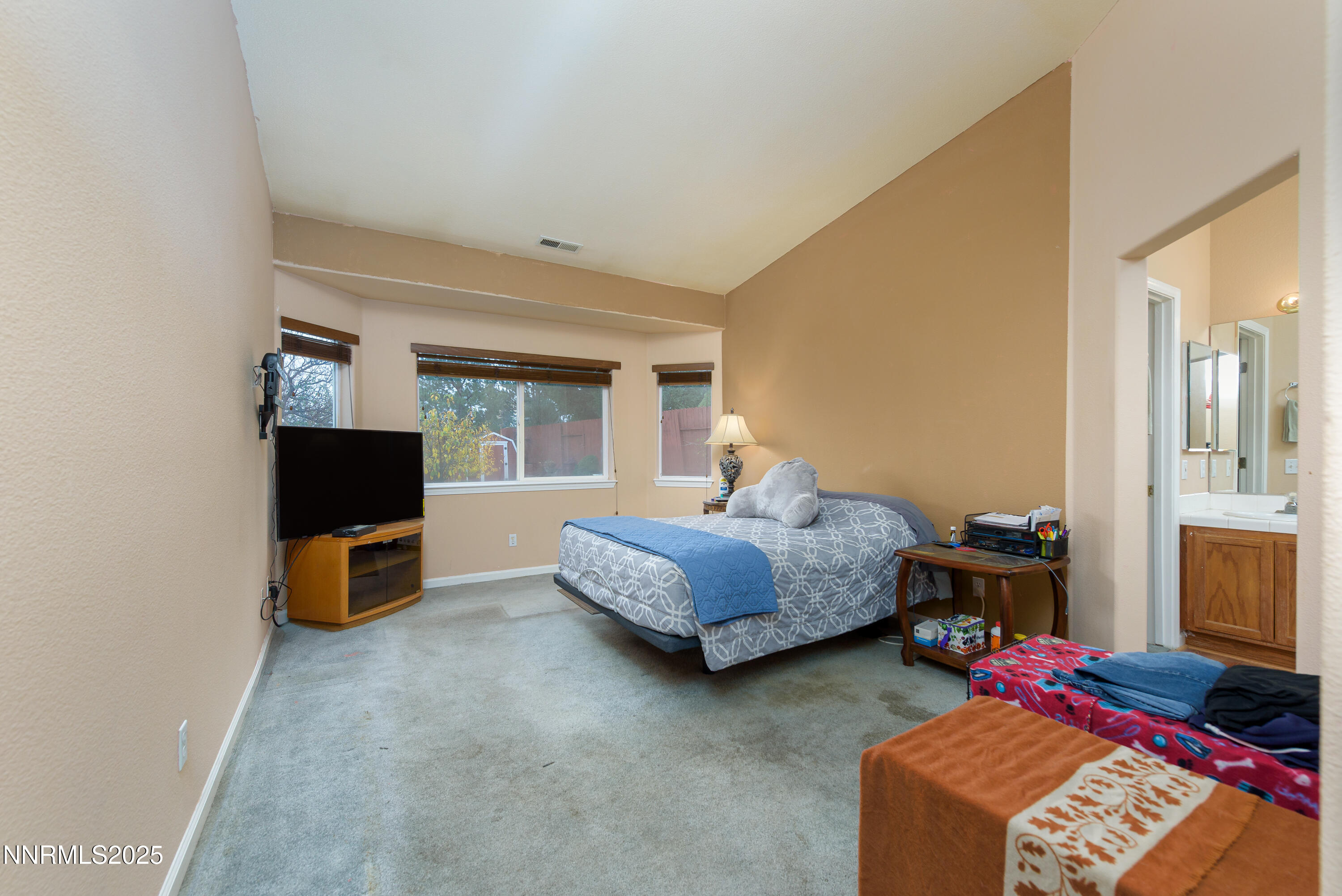 901 Valley Vista Drive