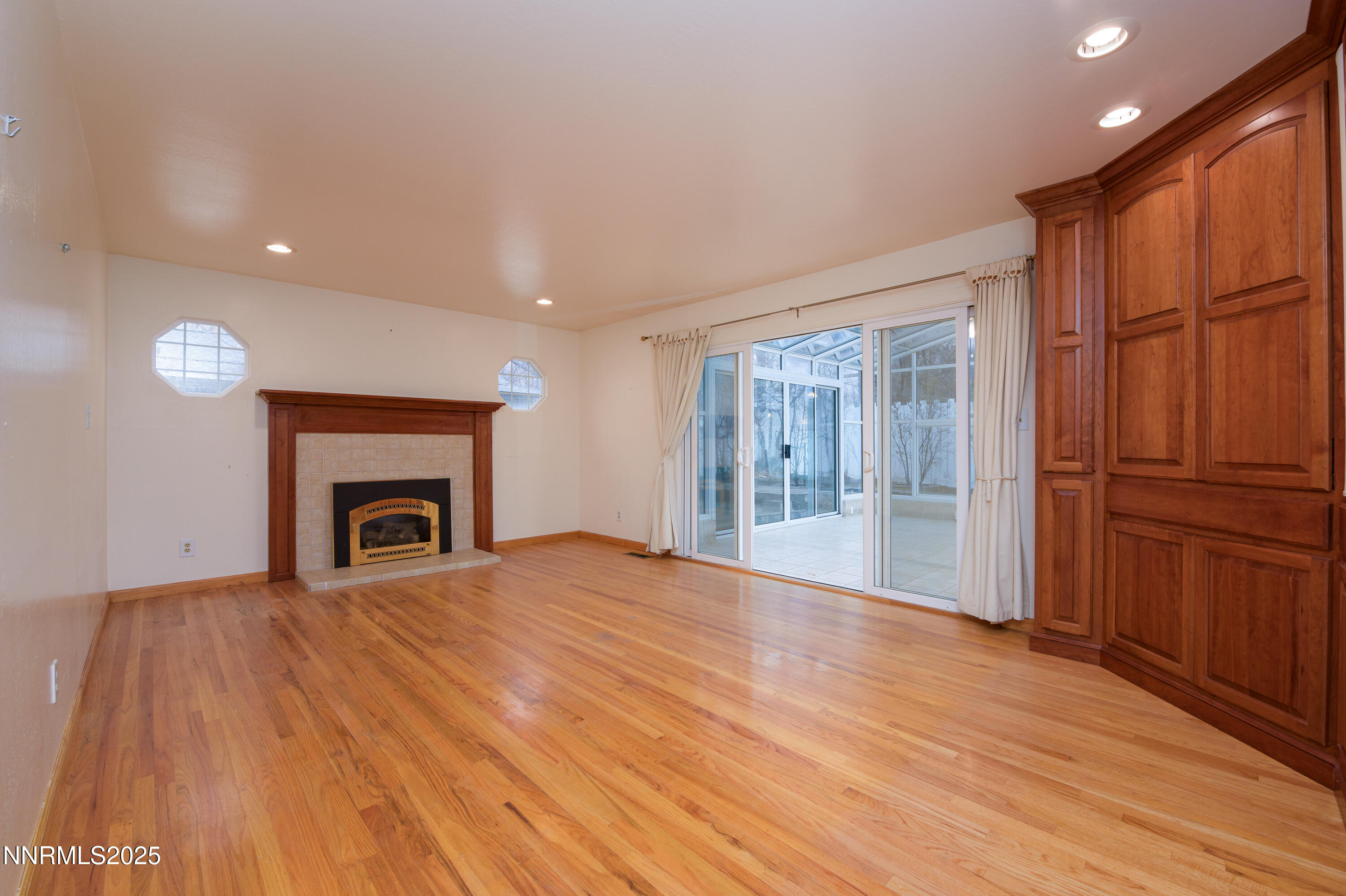 1150 W 5th Street