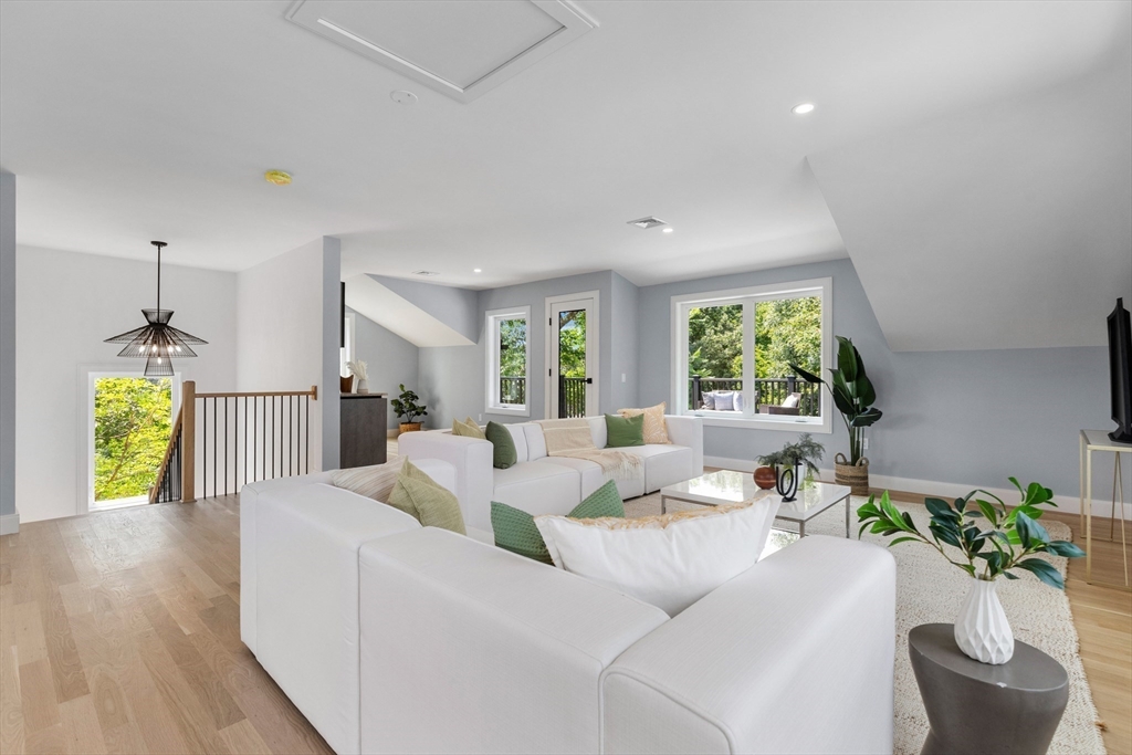 64 Woodside Lane