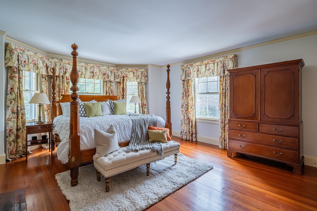 10 Eliot Rd