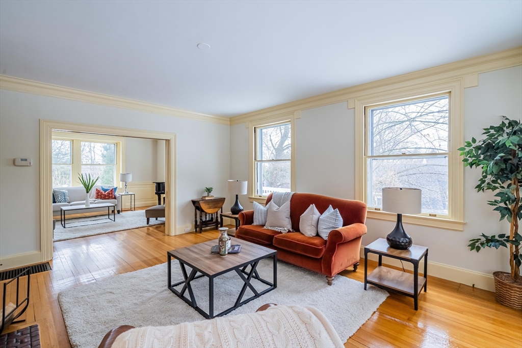 10 Eliot Rd