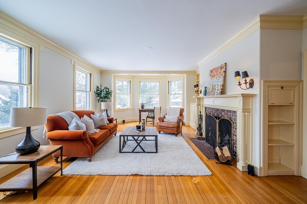 10 Eliot Rd