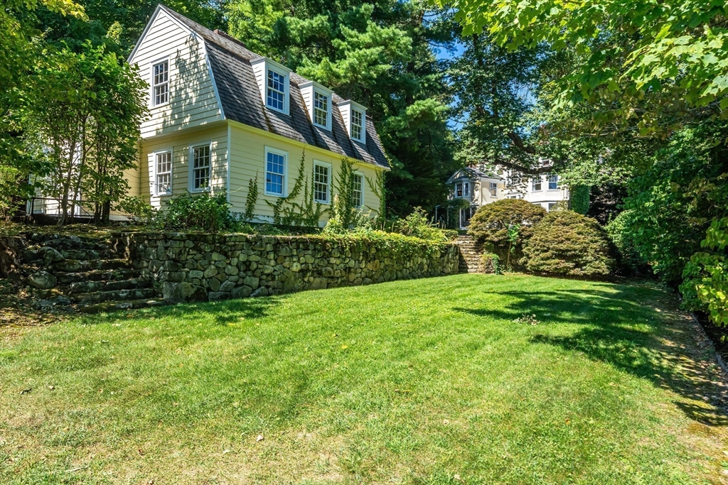 10 Eliot Rd