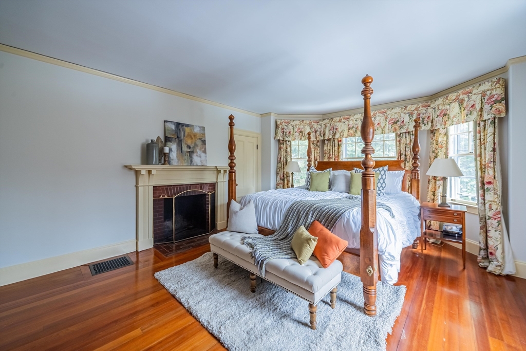 10 Eliot Rd