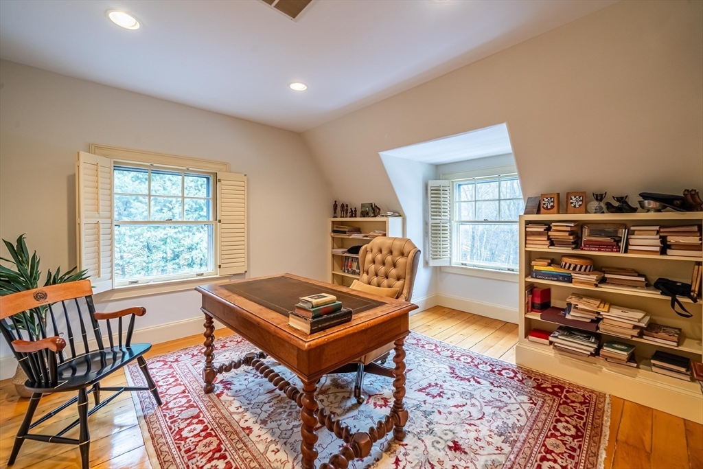 10 Eliot Rd