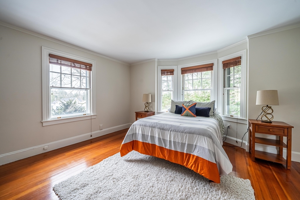 10 Eliot Rd