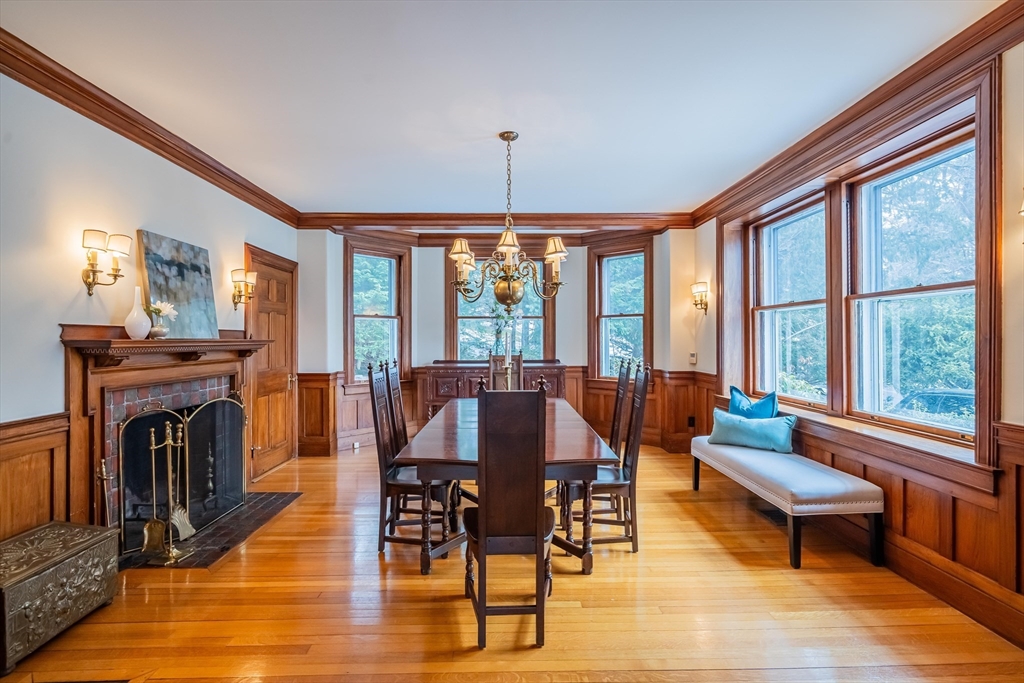 10 Eliot Rd