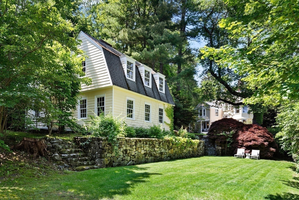 10 Eliot Road