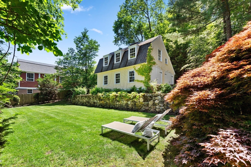 10 Eliot Road