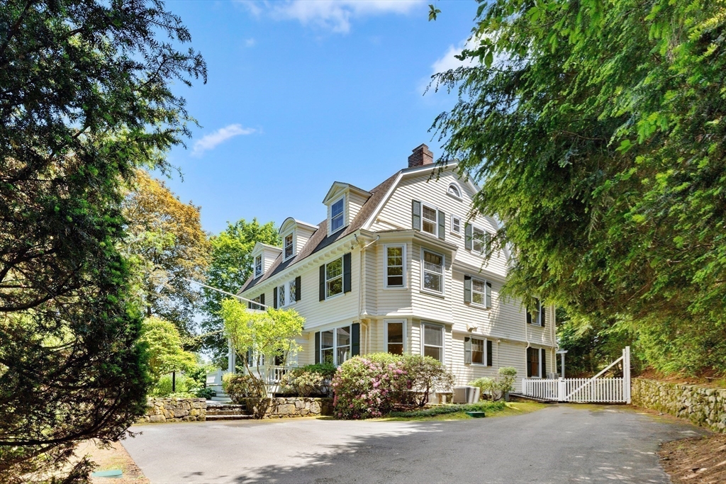 10 Eliot Road