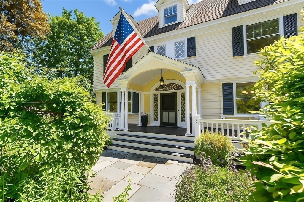 10 Eliot Road