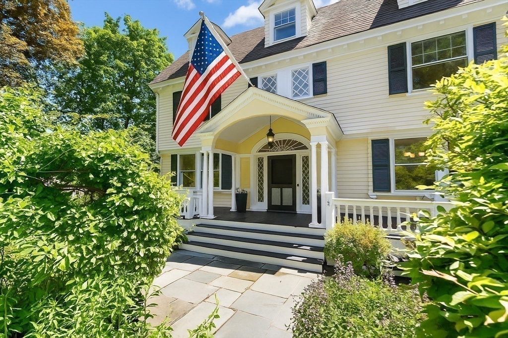 10 Eliot Road