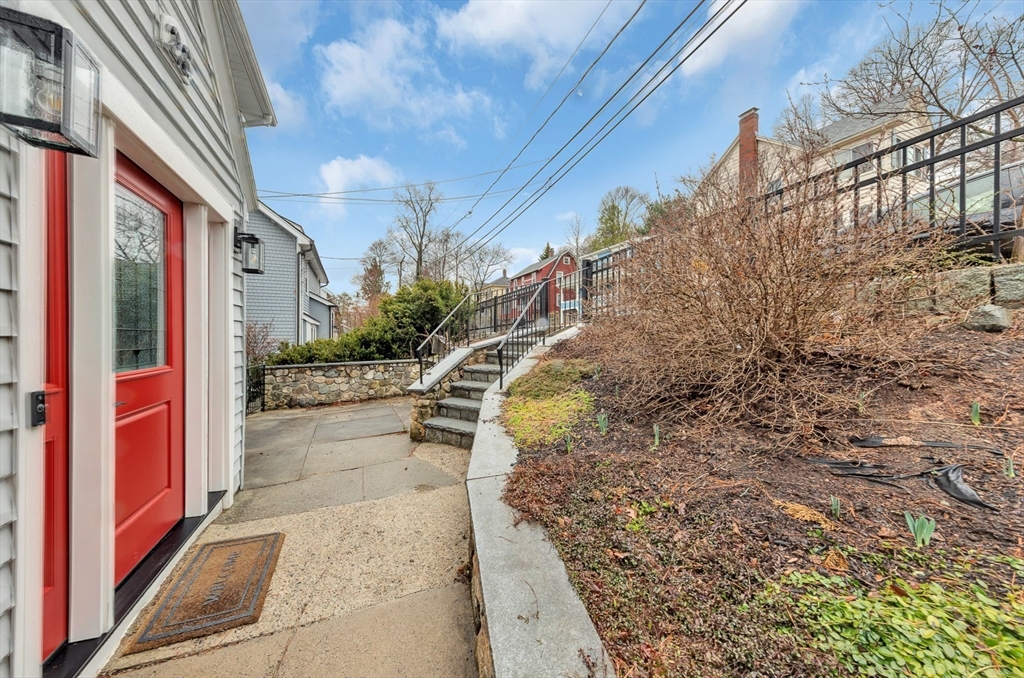 23 Farmer Rd