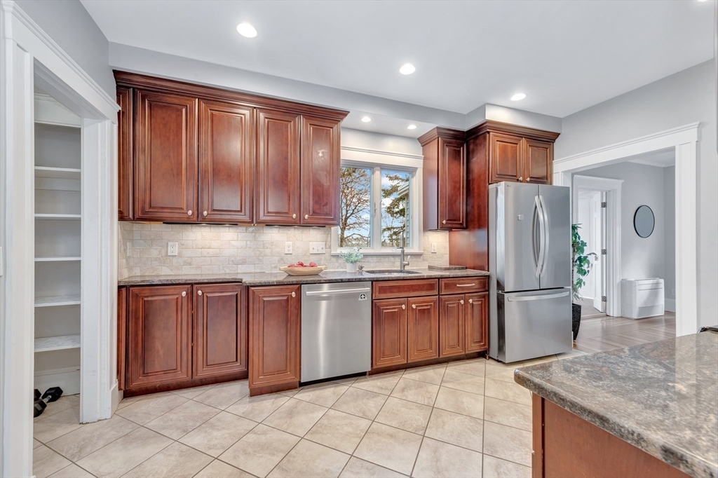 23 Farmer Rd