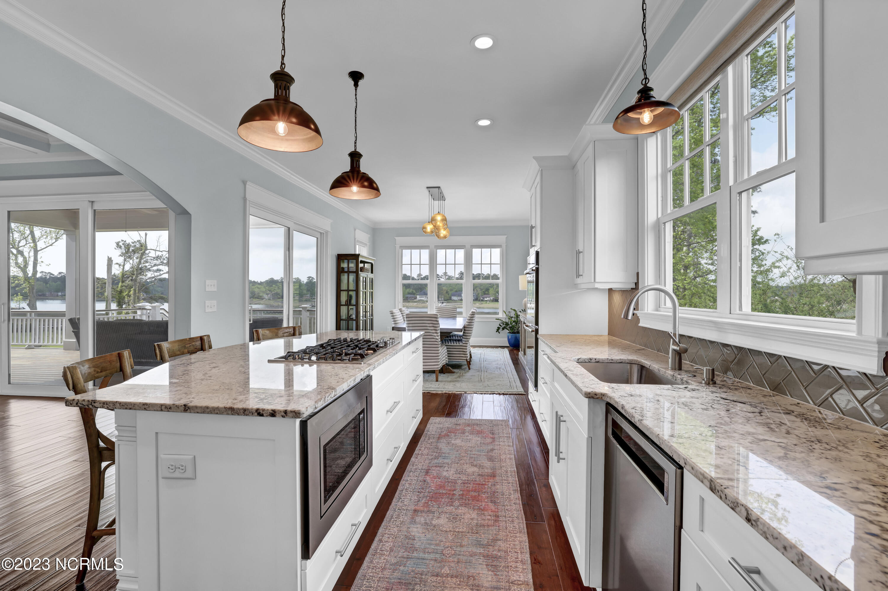 2522 Royal Palm Lane