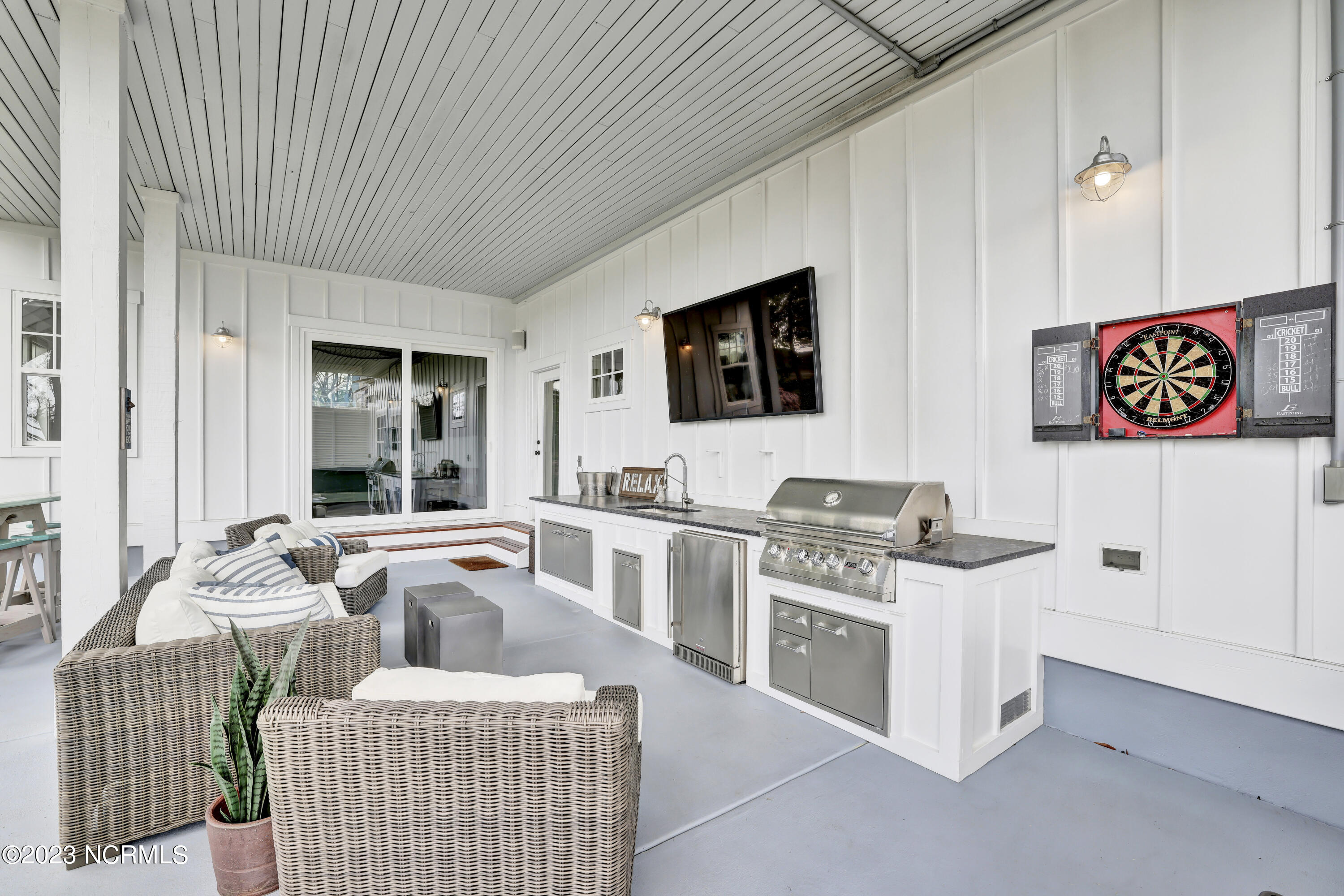 2522 Royal Palm Lane