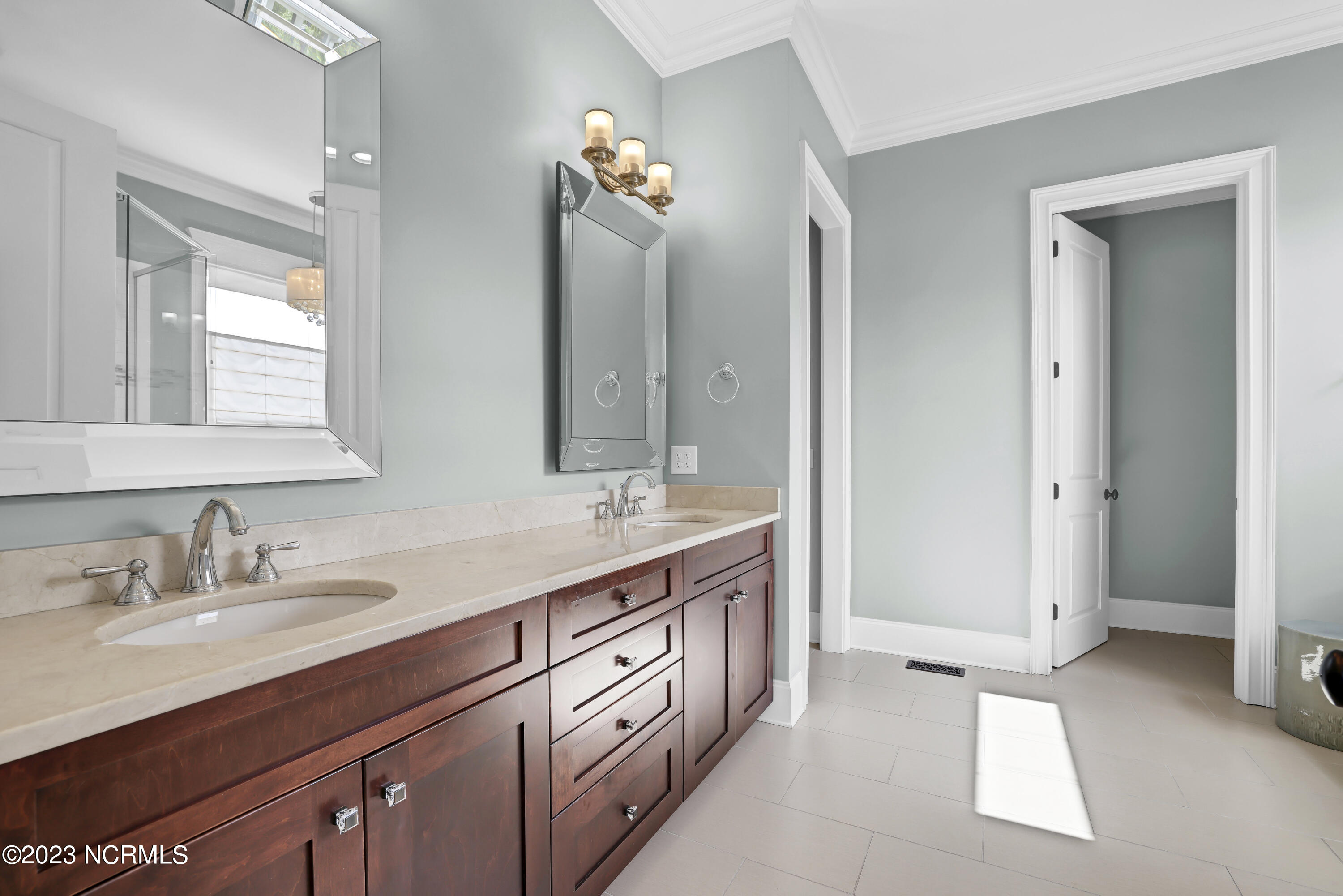 2522 Royal Palm Lane