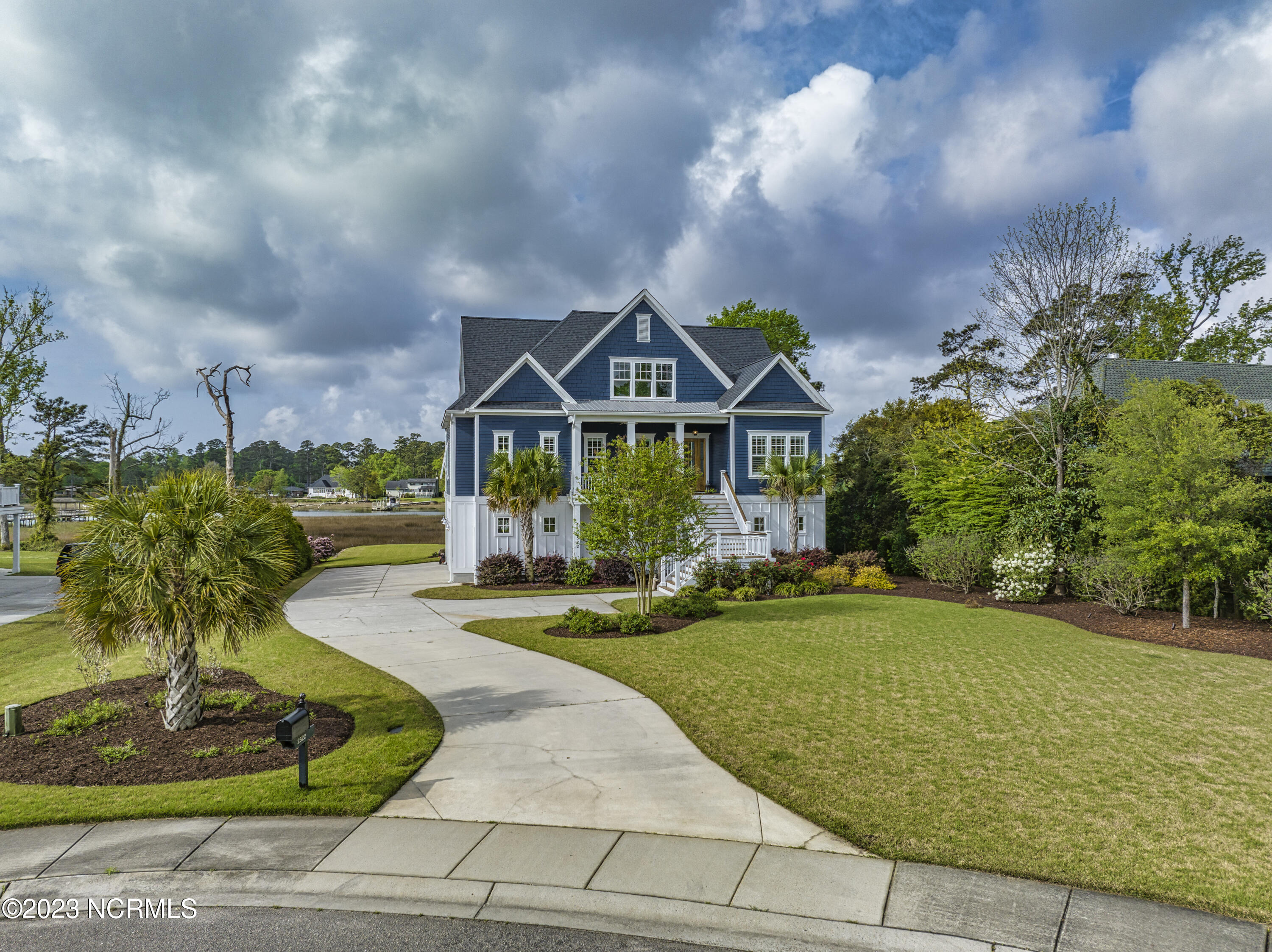 2522 Royal Palm Lane