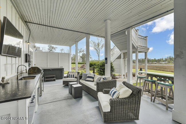 2522 Royal Palm Lane