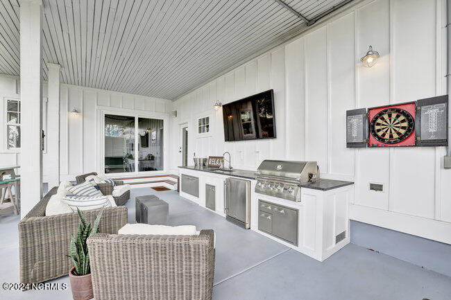 2522 Royal Palm Lane