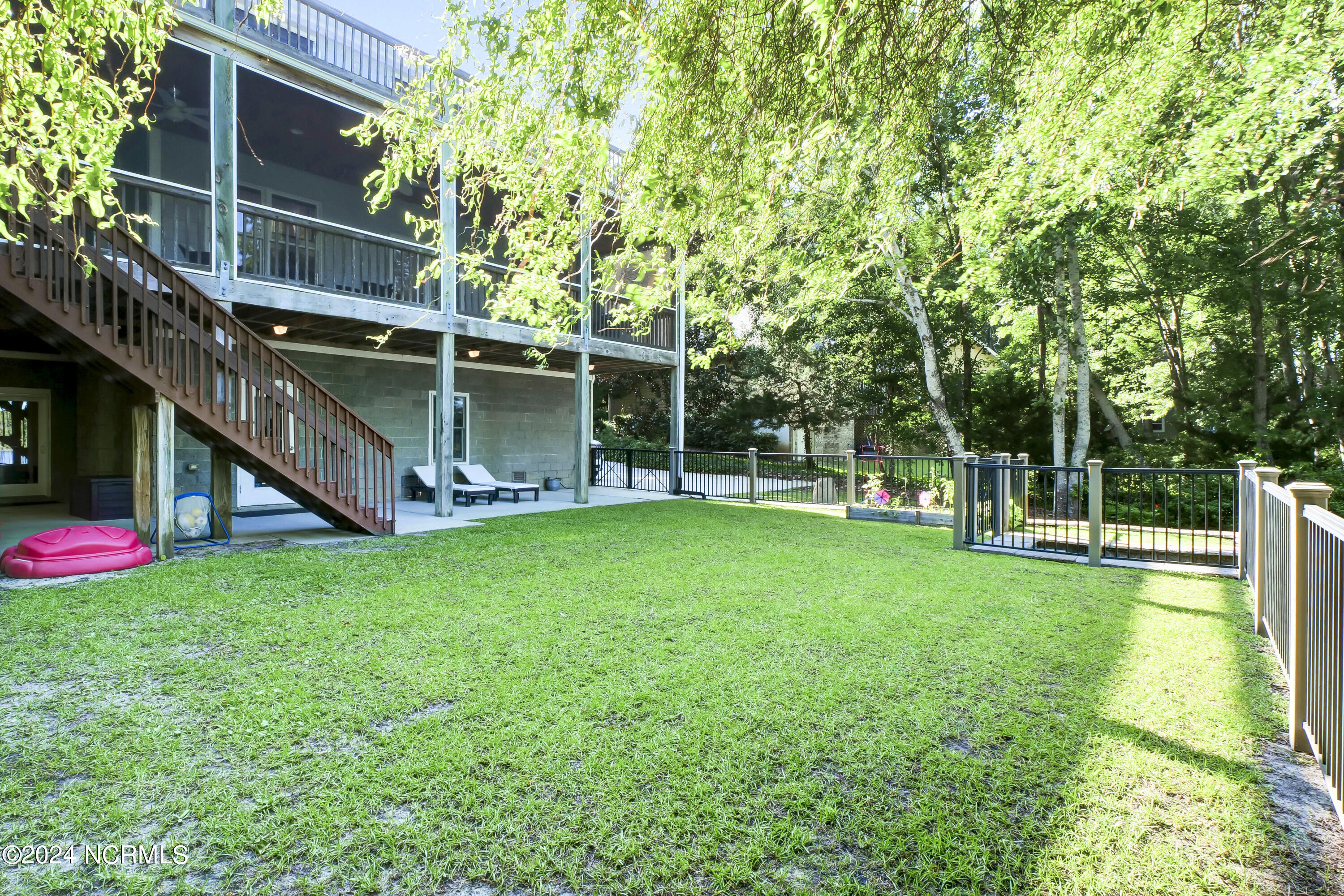 121 E High Bluff Drive