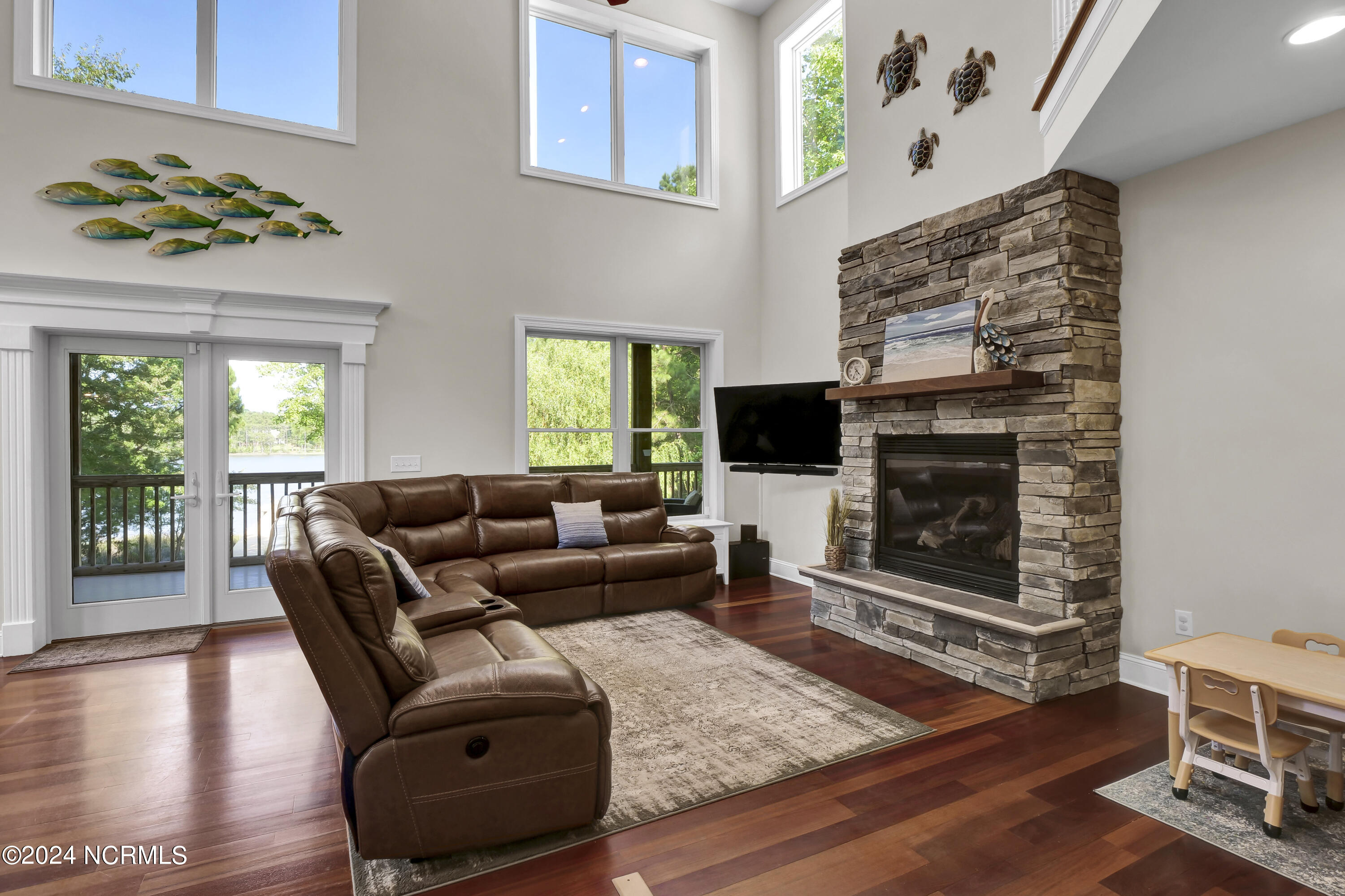 121 E High Bluff Drive