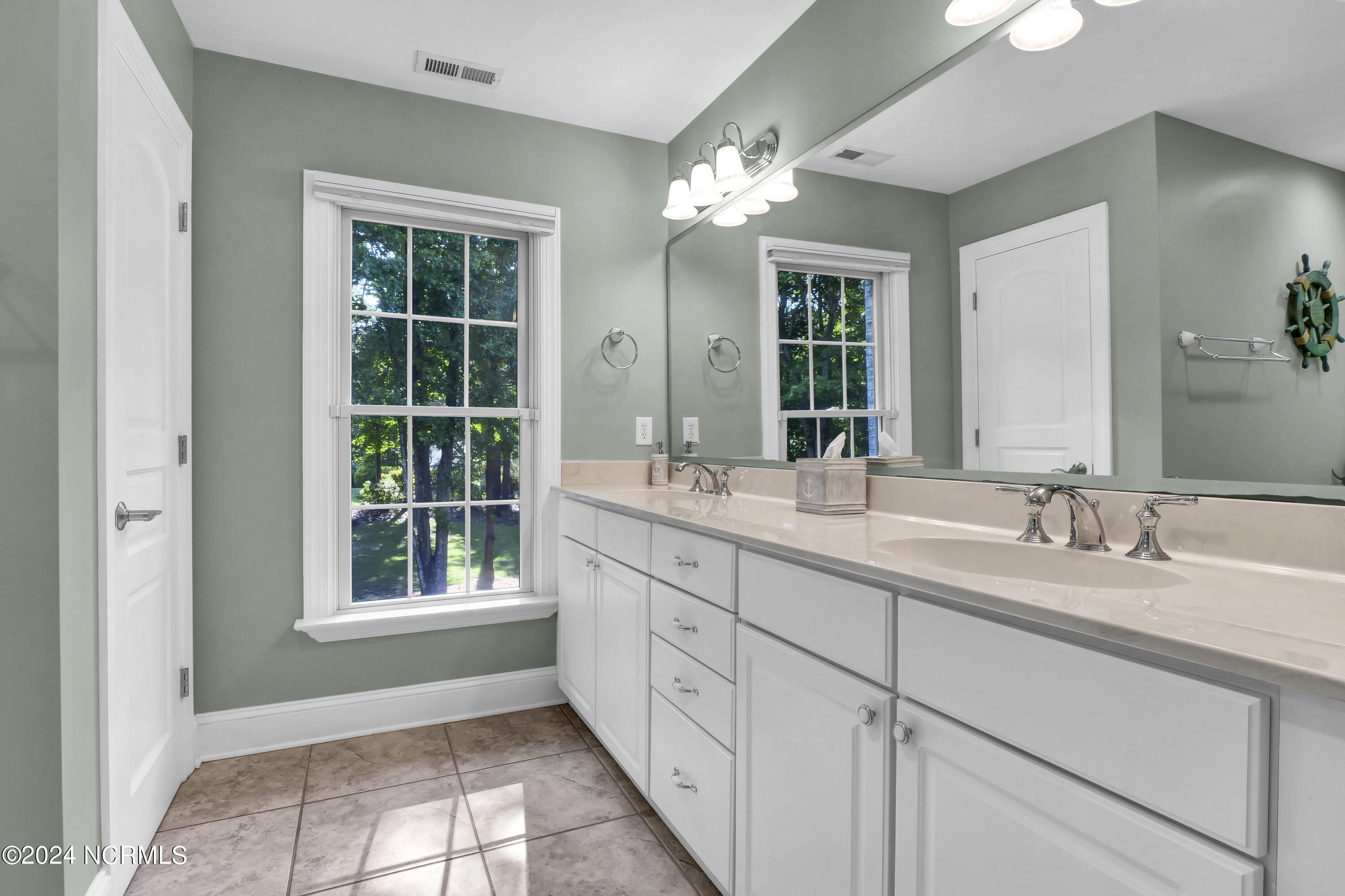 121 E High Bluff Drive