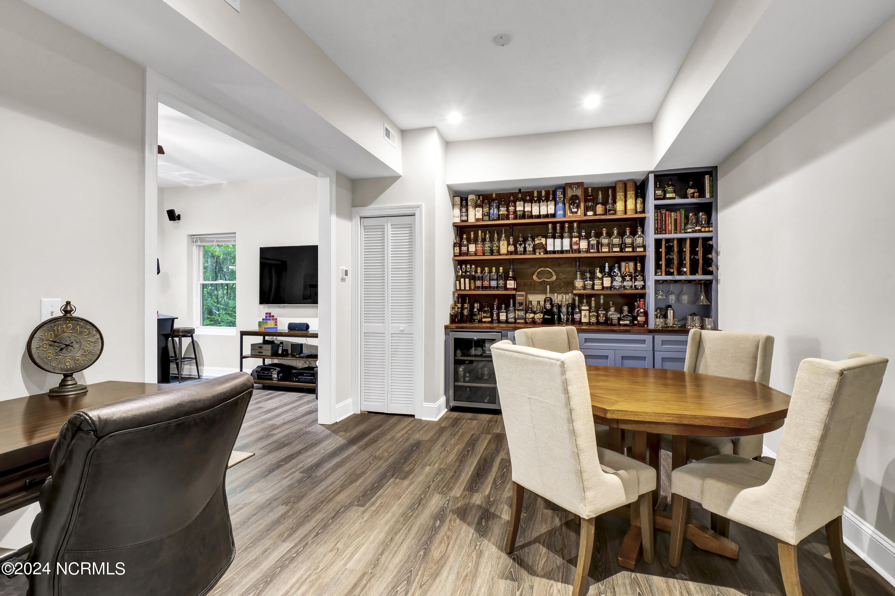 121 E High Bluff Drive