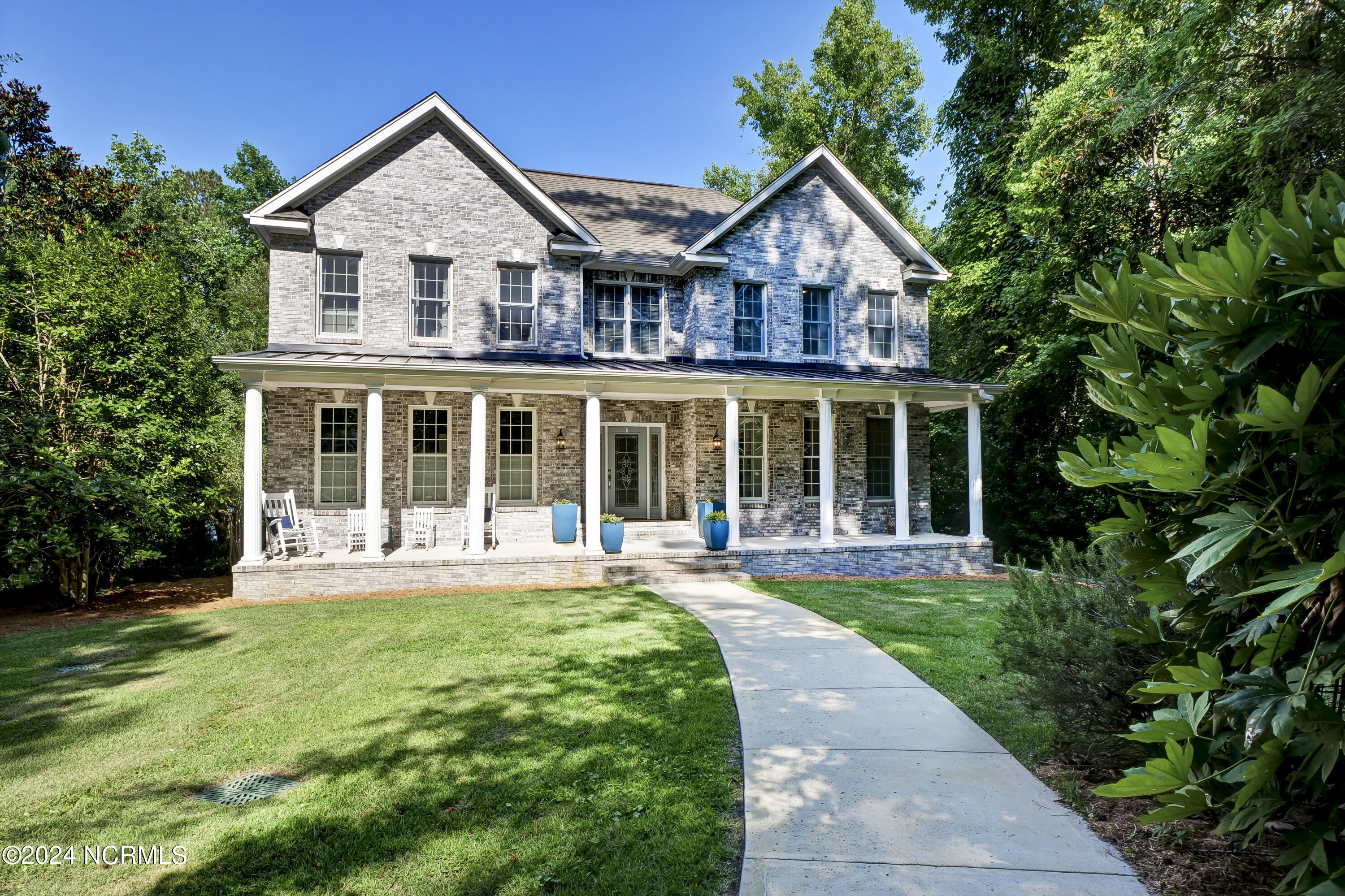 121 E High Bluff Drive