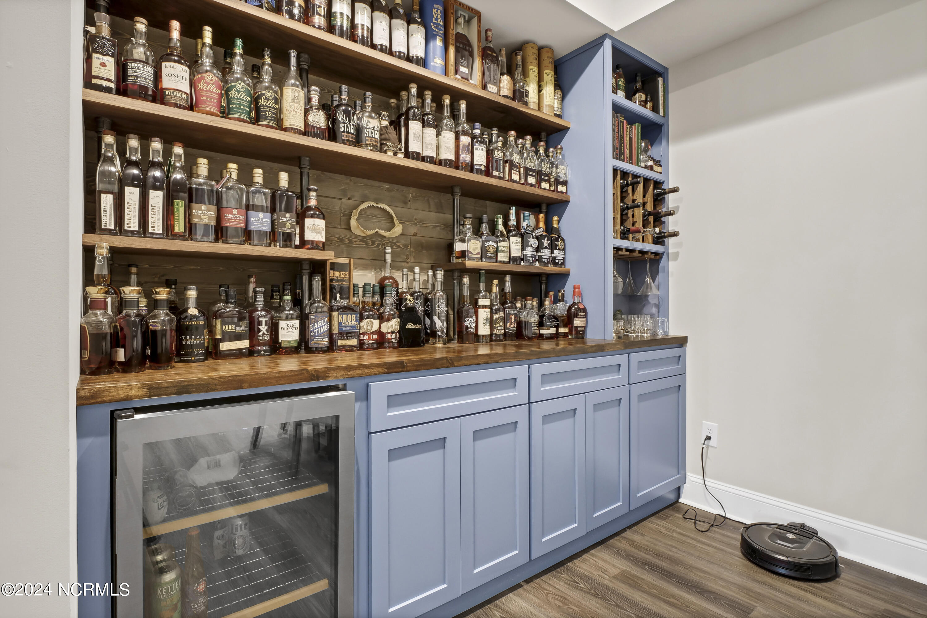 121 E High Bluff Drive