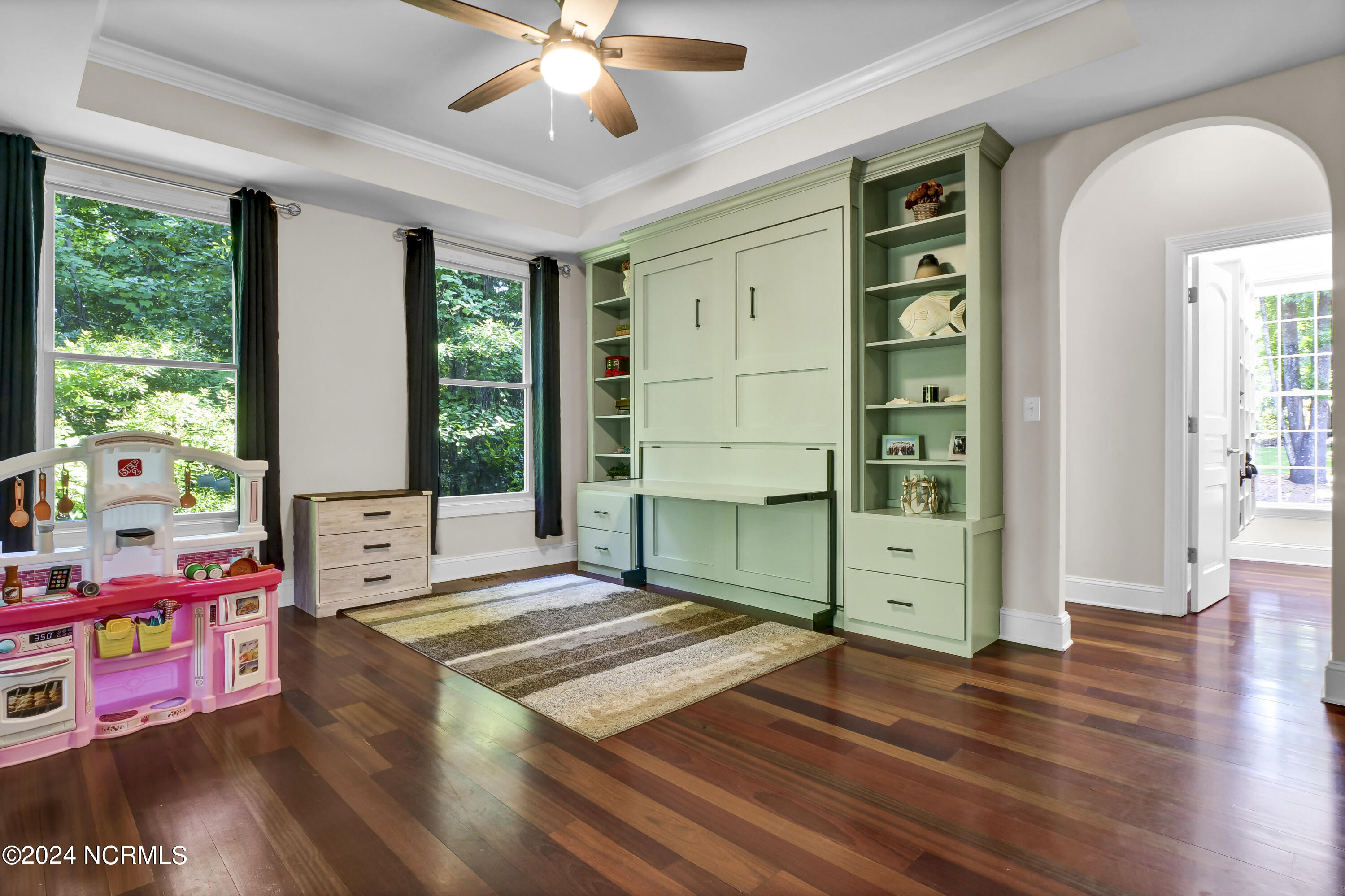 121 E High Bluff Drive