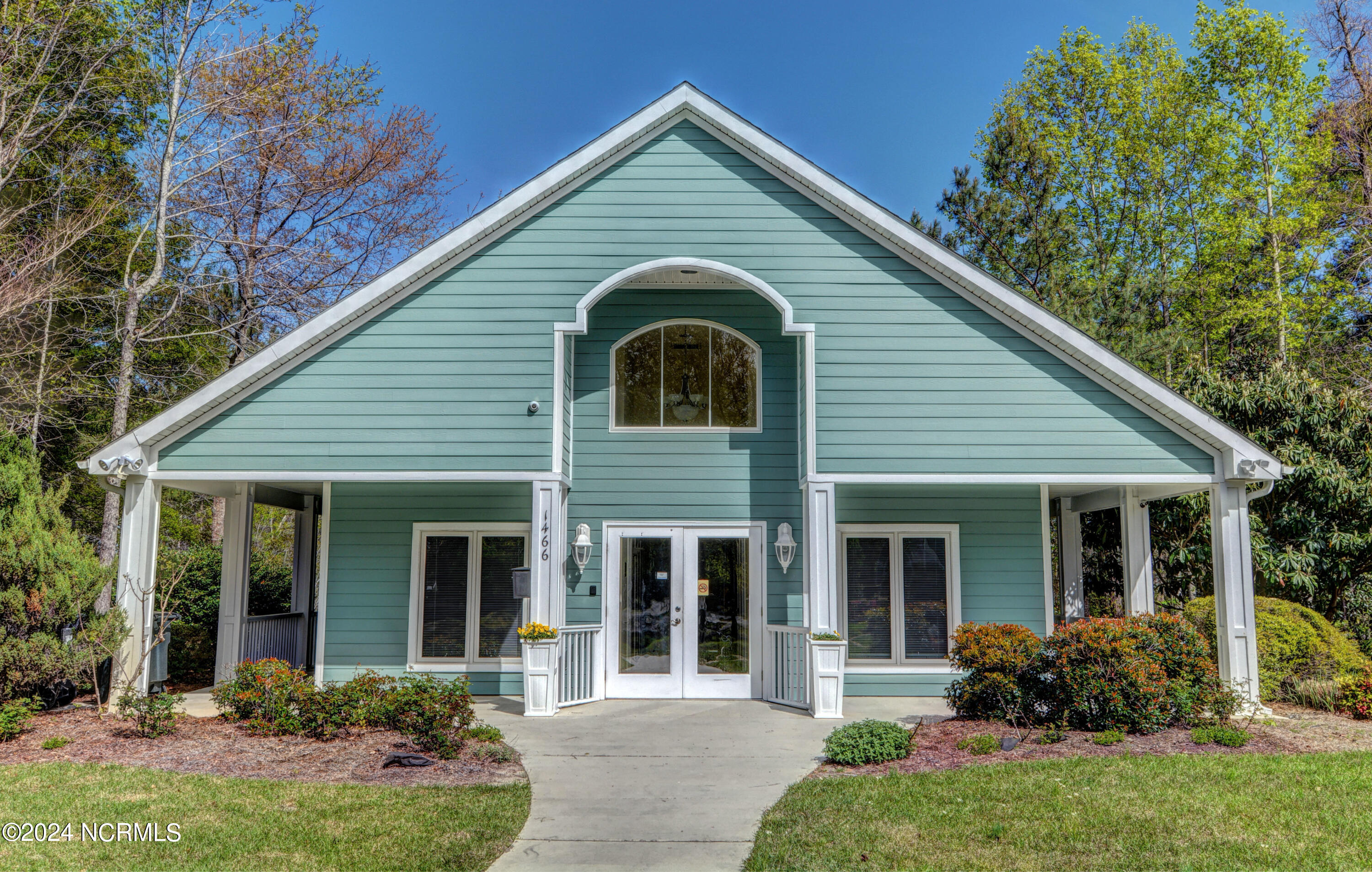 121 E High Bluff Drive