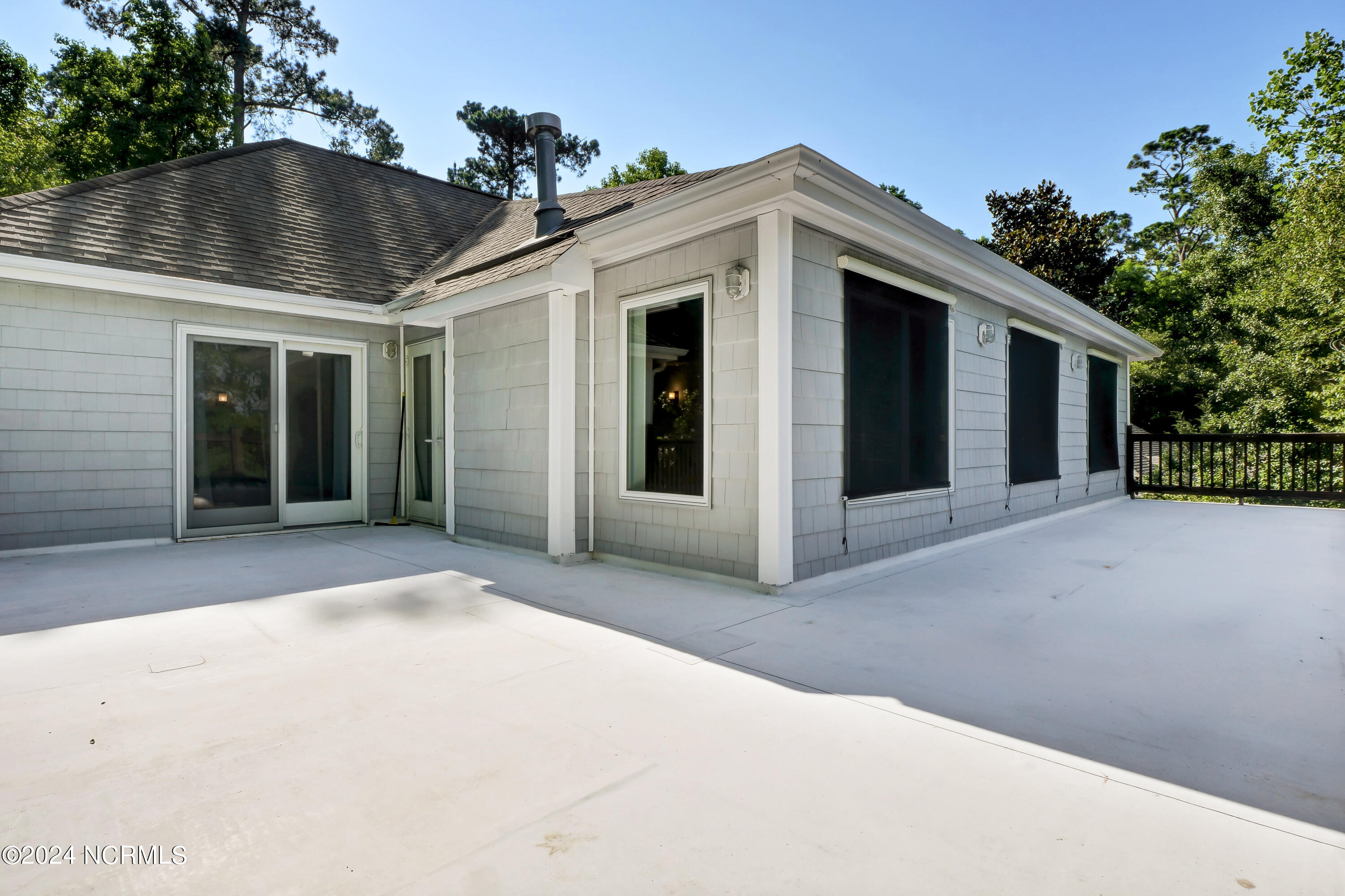 121 E High Bluff Drive