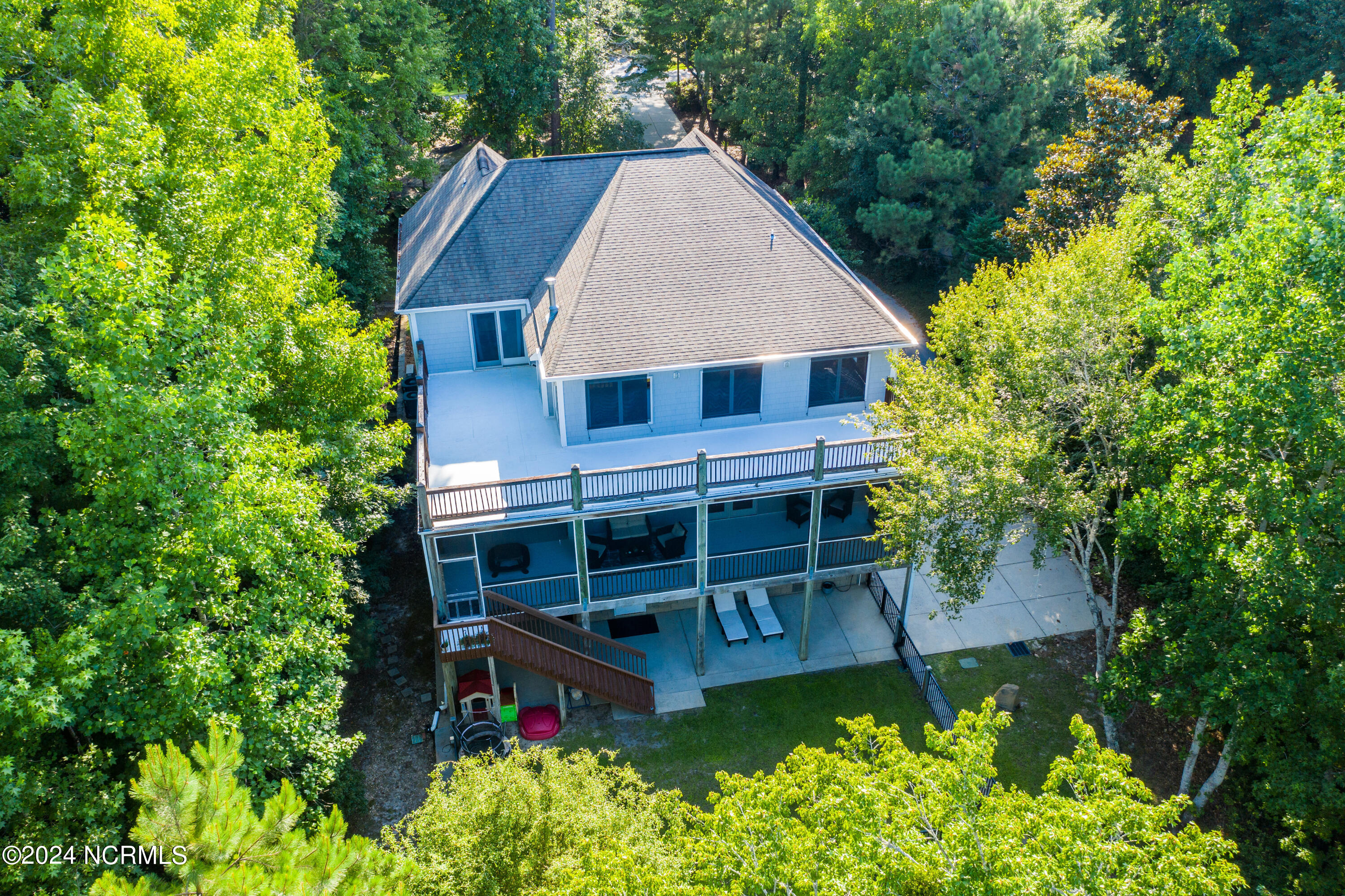 121 E High Bluff Drive