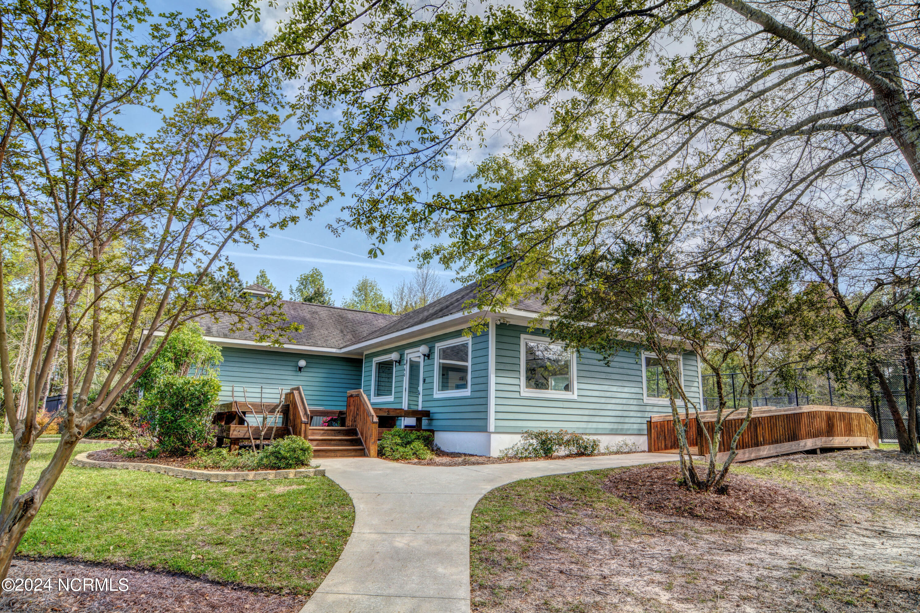 121 E High Bluff Drive