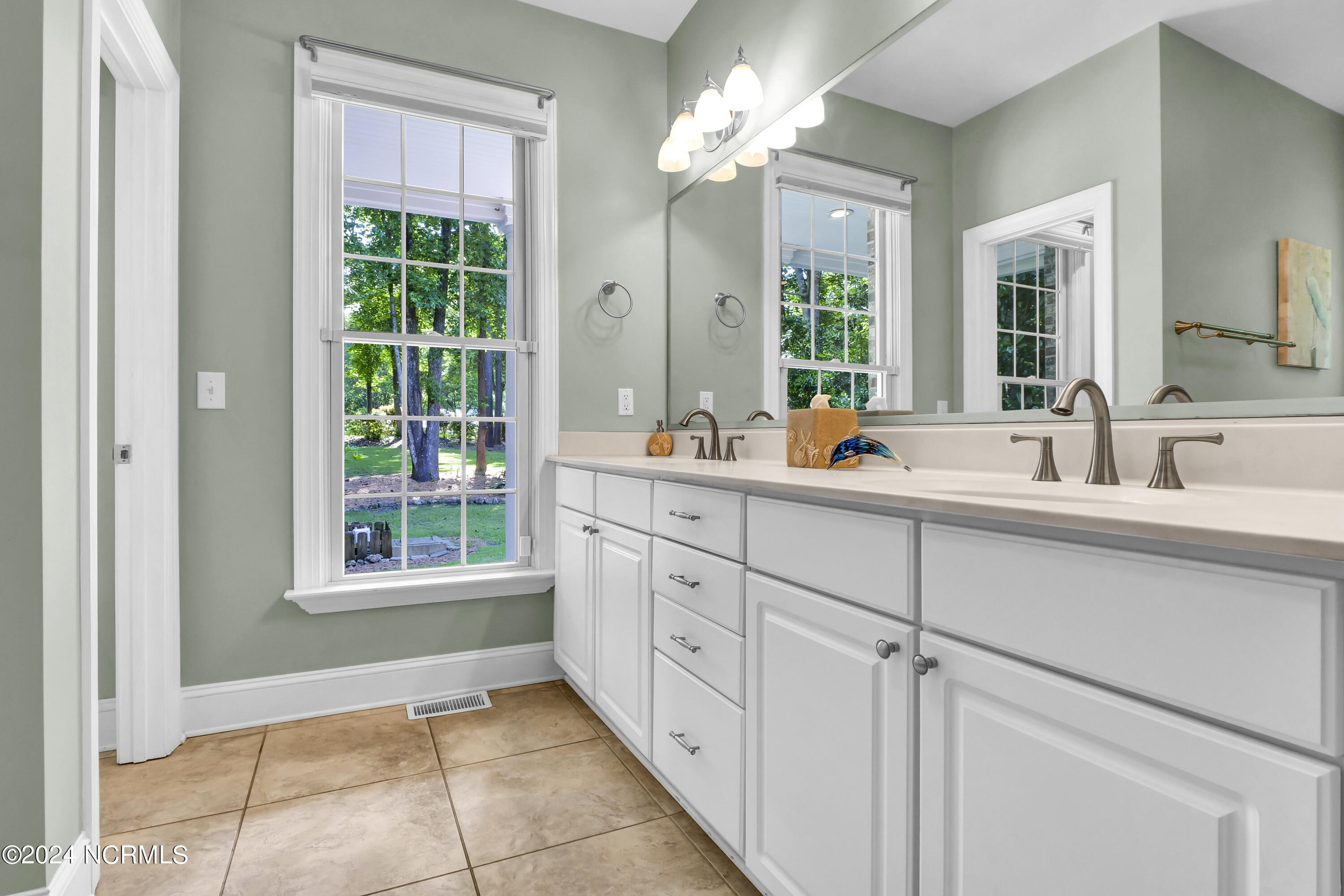 121 E High Bluff Drive