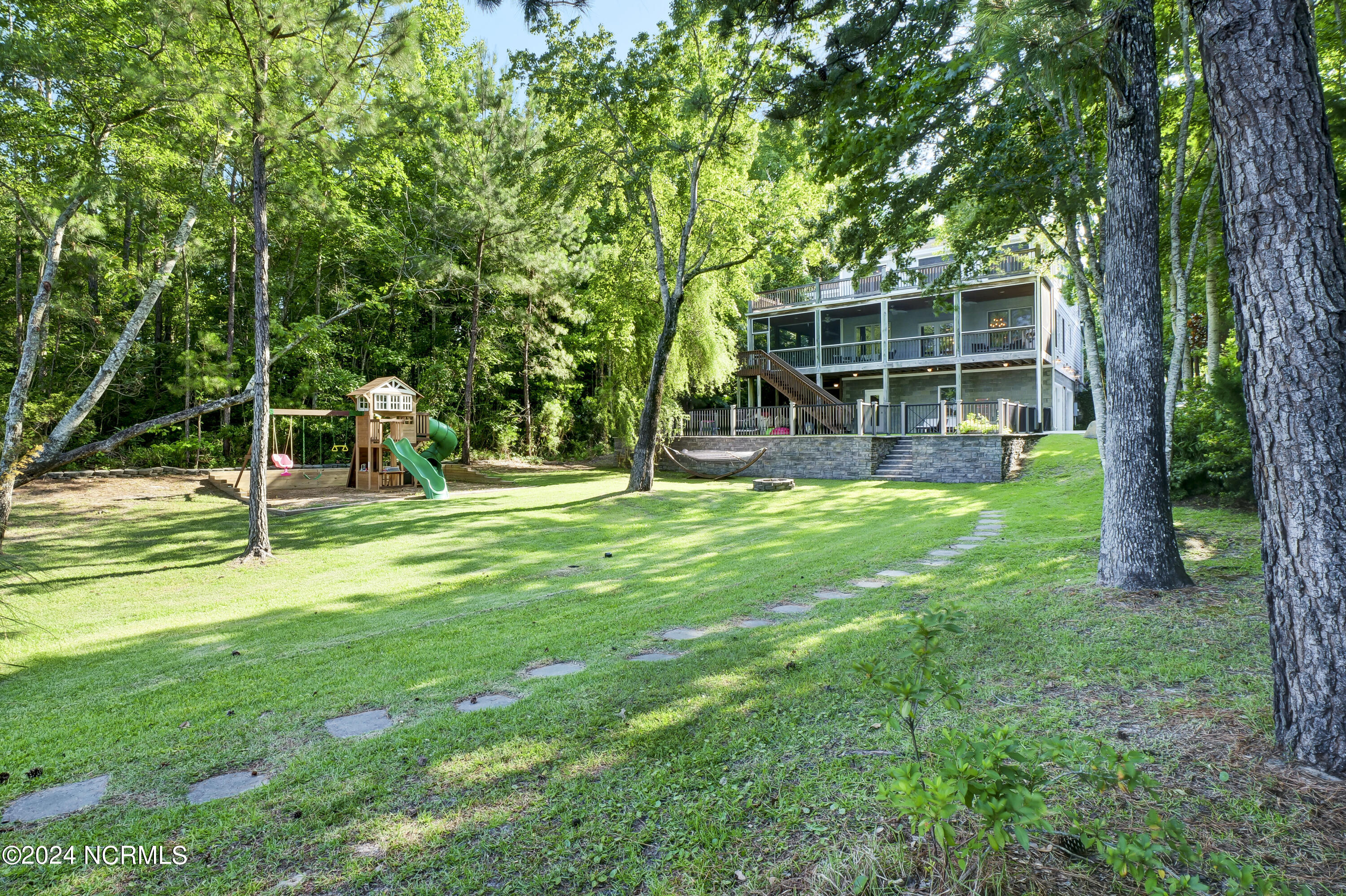 121 E High Bluff Drive