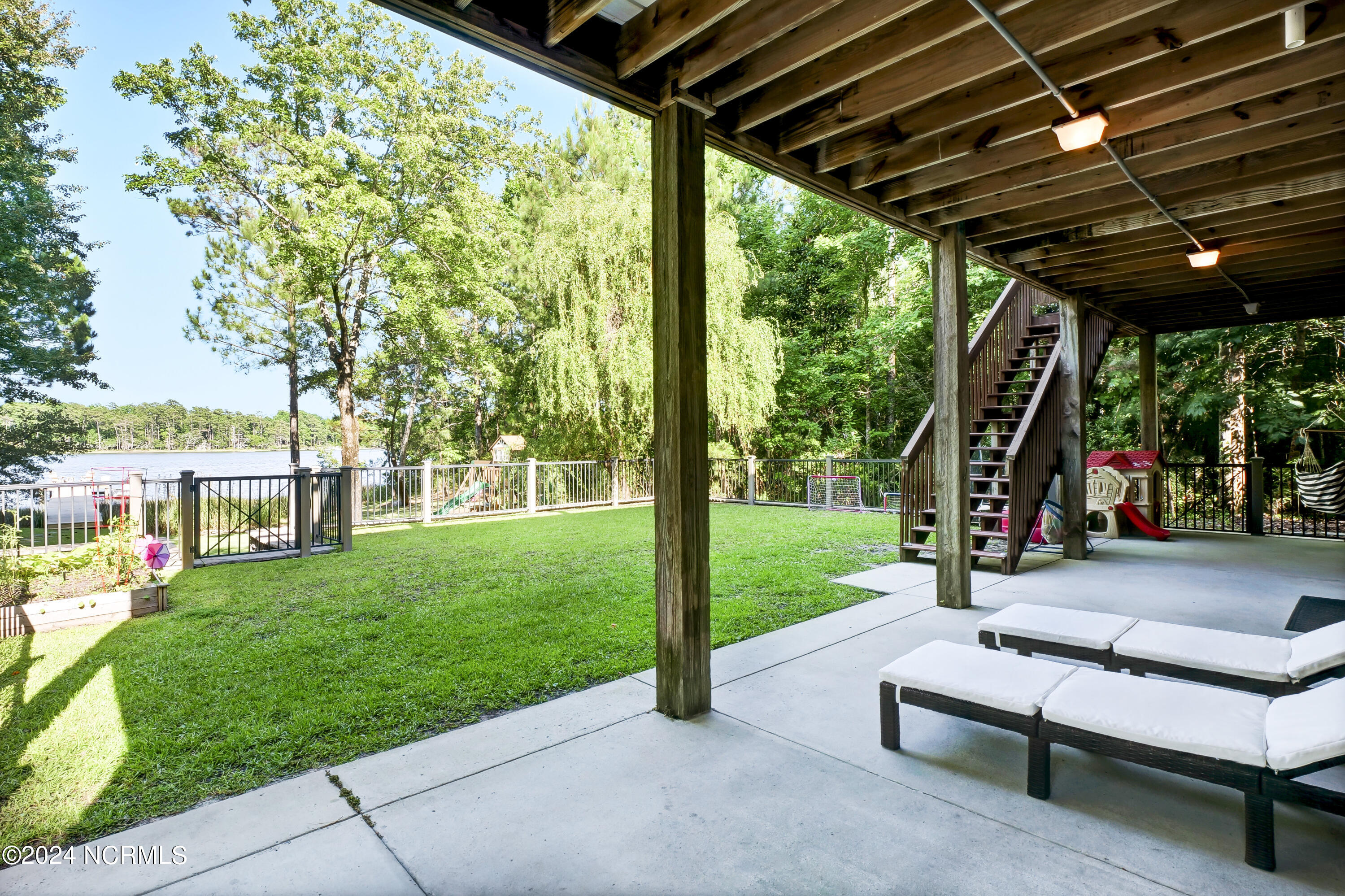 121 E High Bluff Drive