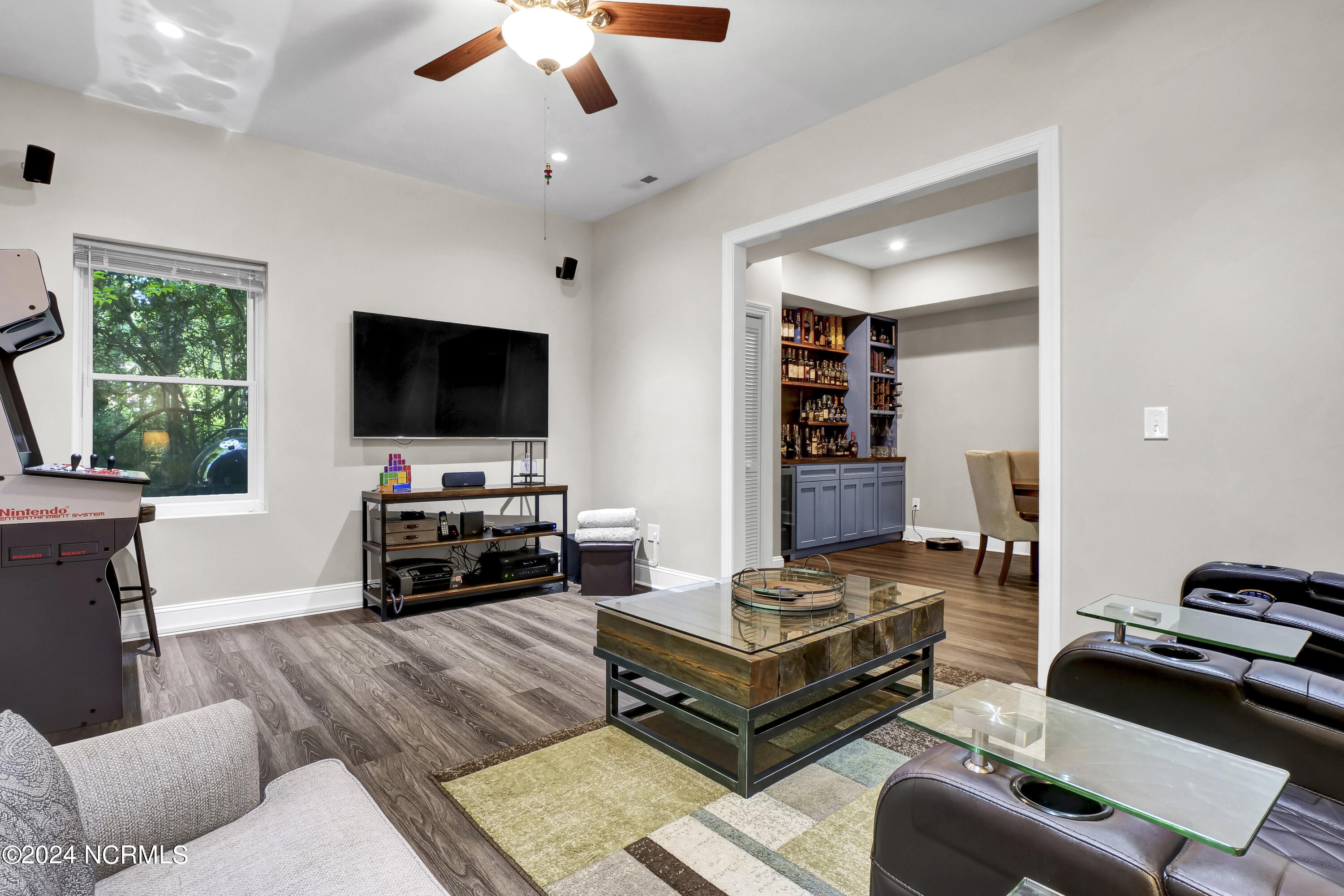 121 E High Bluff Drive