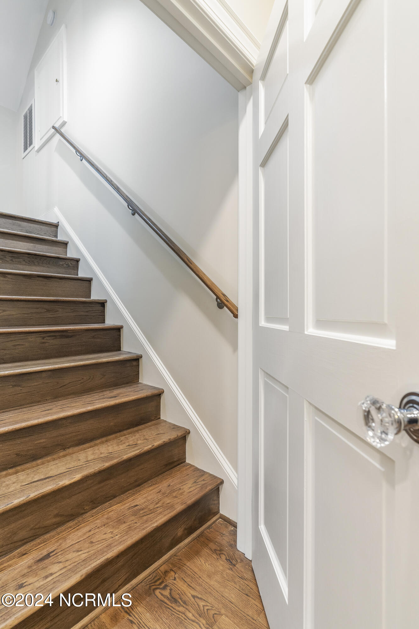 1208 Great Oaks Drive