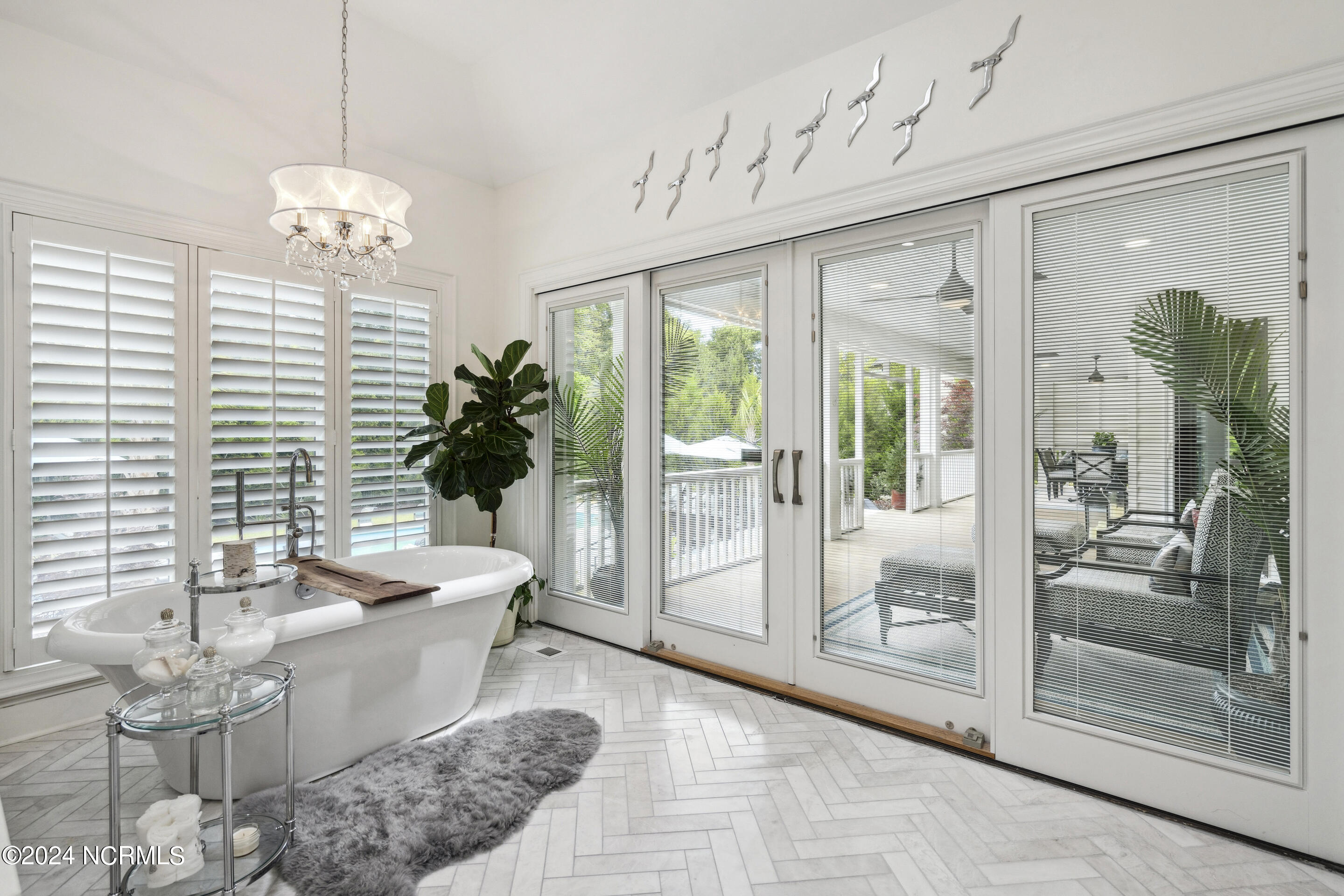 1208 Great Oaks Drive