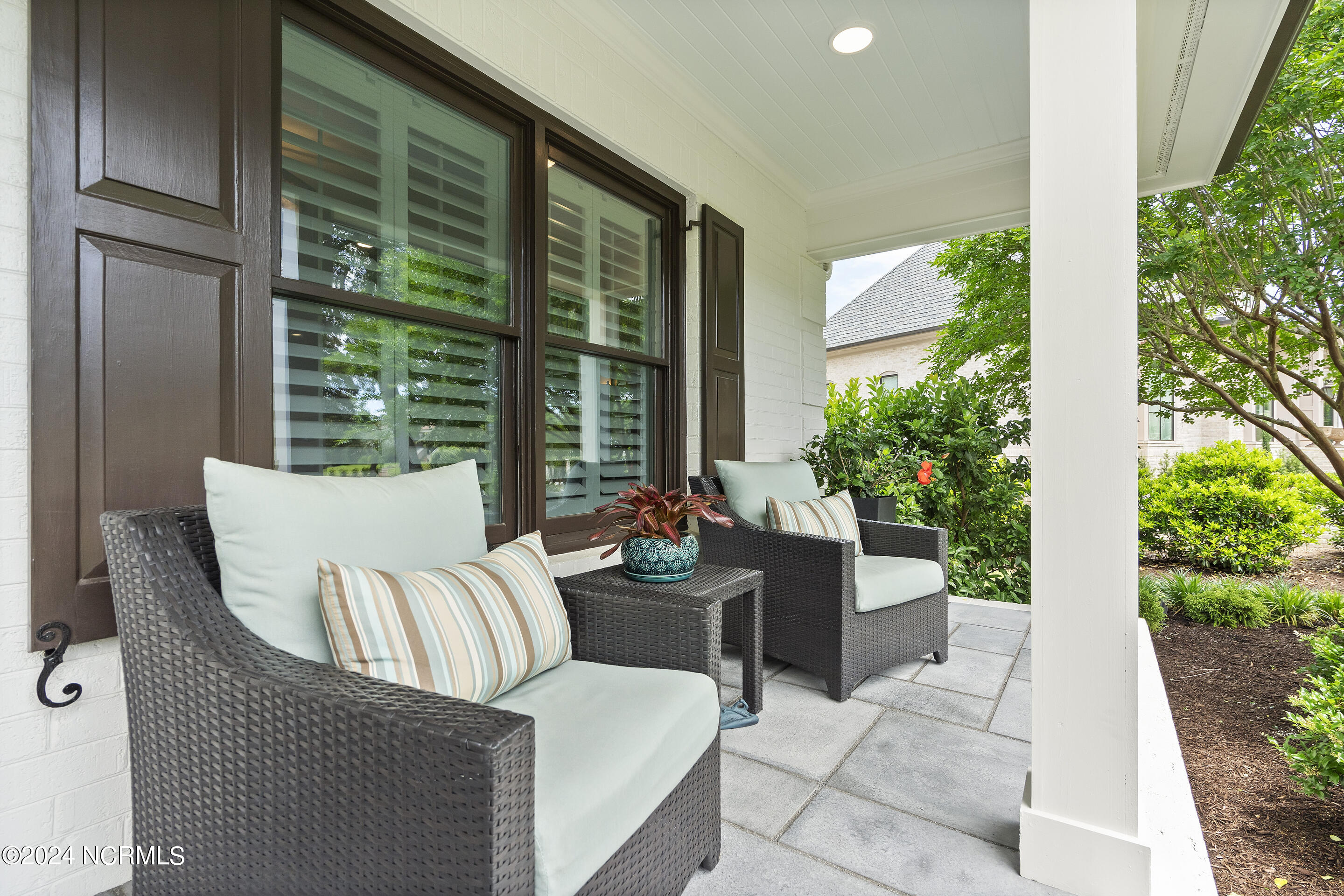 1208 Great Oaks Drive