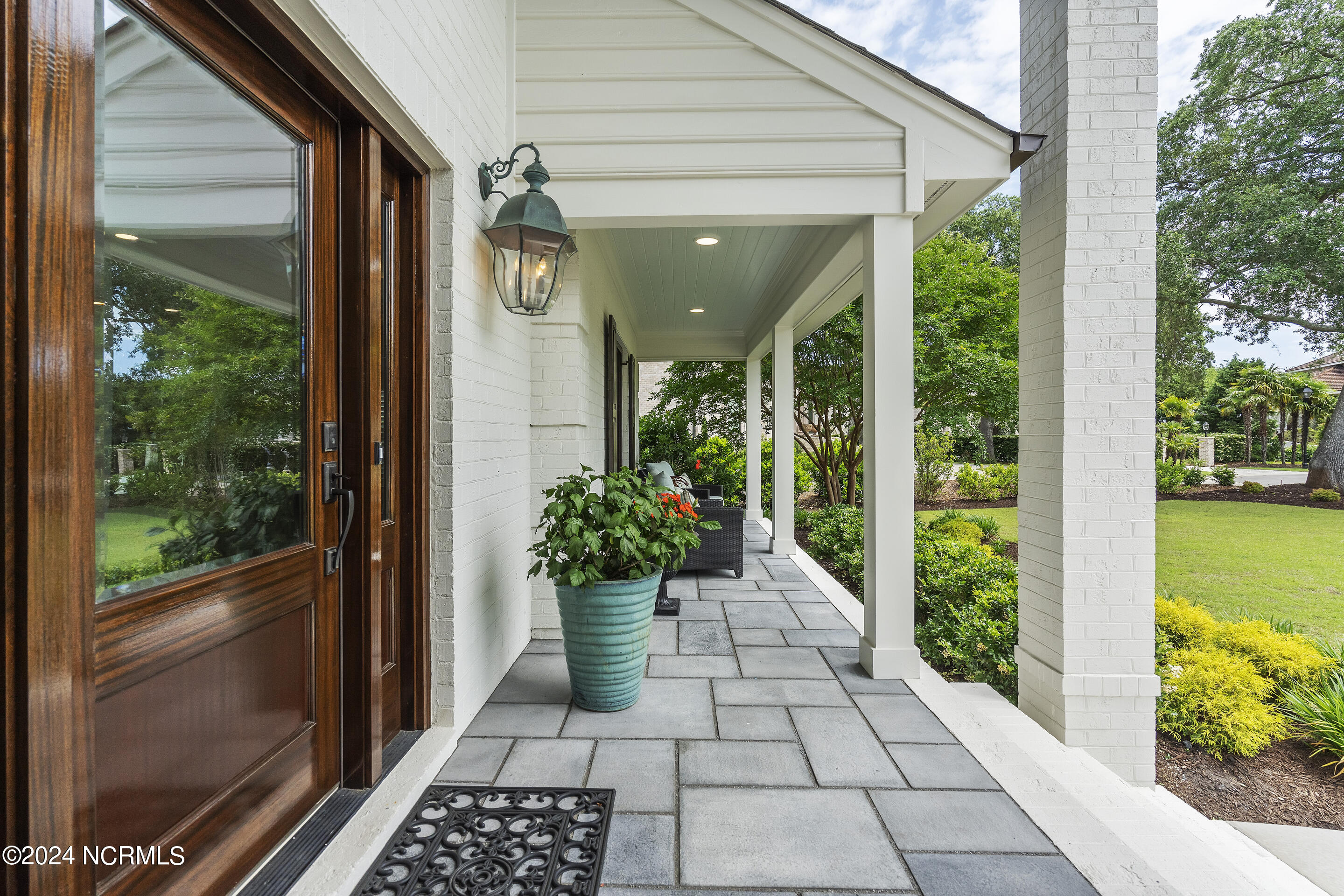 1208 Great Oaks Drive