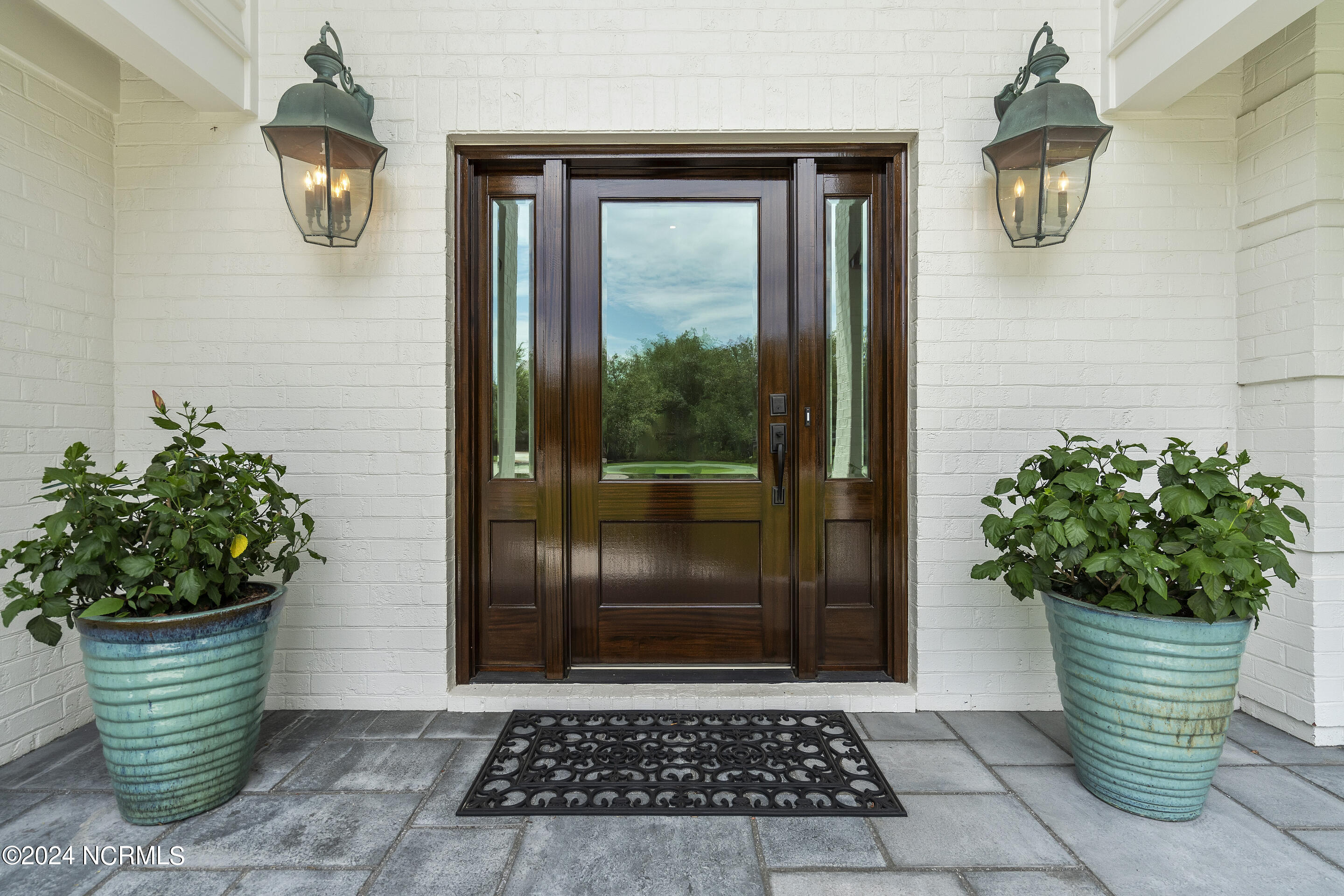 1208 Great Oaks Drive