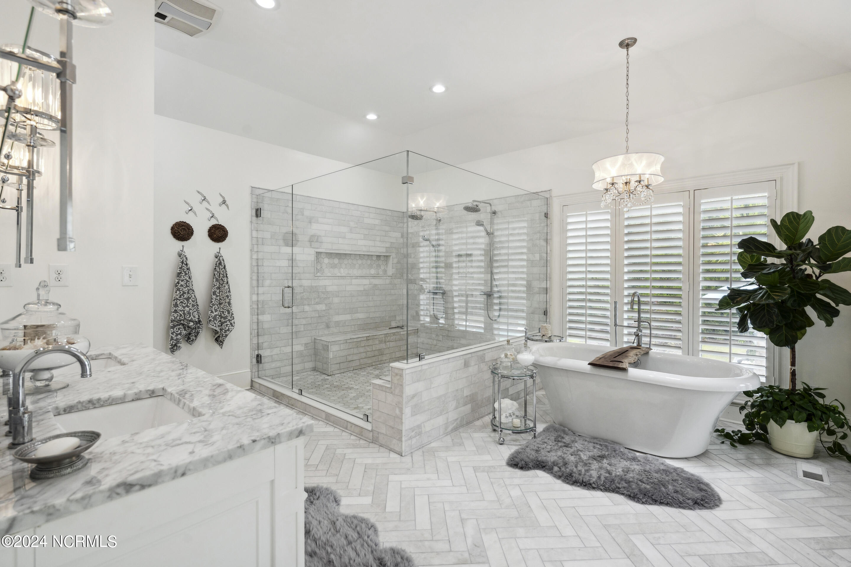 1208 Great Oaks Drive