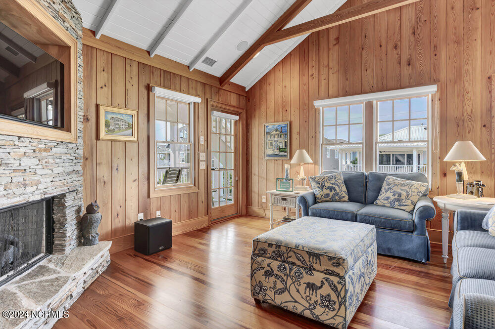 1500 N Lumina Avenue